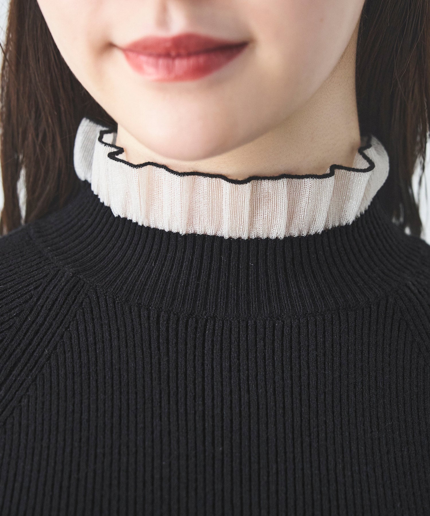 ルイルエブティック RUIRUE BOUTIQUE 洗える ｜ シアー フリル ラグラン ニット ｜ 長袖 リブニット トップス 体型カバー 袖フリル オフィスカジュアル 通勤服 ニットトップス プルオーバー セーター （ブラック×ホワイト） ブラック×ホワイト