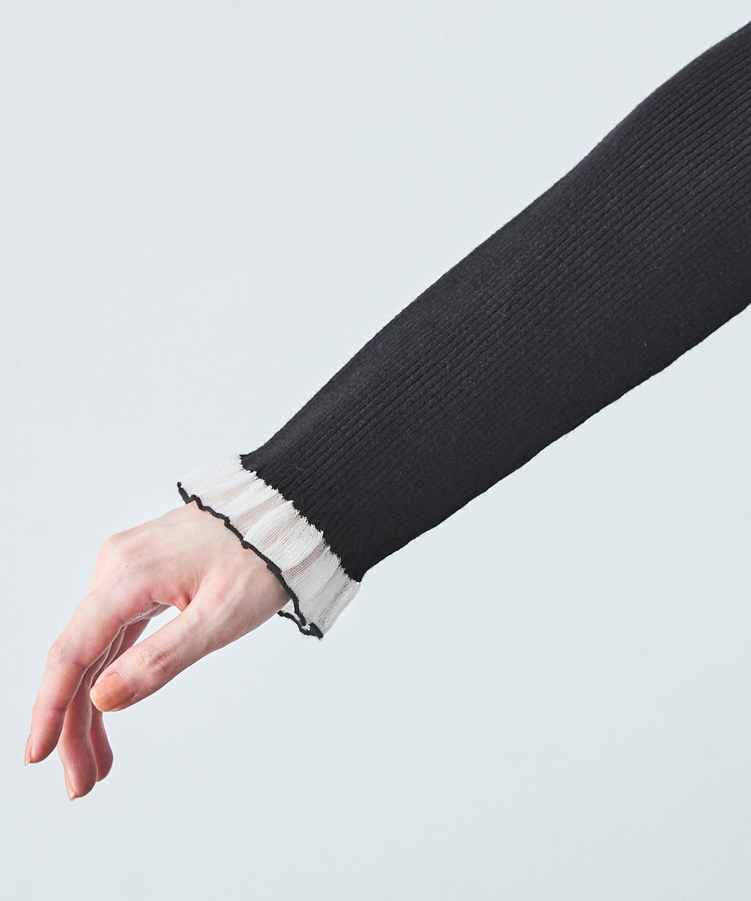 ルイルエブティック RUIRUE BOUTIQUE 洗える ｜ シアー フリル ラグラン ニット ｜ 長袖 リブニット トップス 体型カバー 袖フリル オフィスカジュアル 通勤服 ニットトップス プルオーバー セーター （ブラック×ホワイト） ブラック×ホワイト