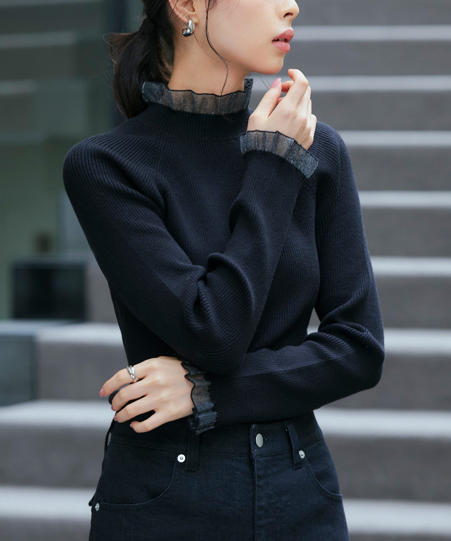 ルイルエブティック RUIRUE BOUTIQUE 洗える ｜ シアー フリル ラグラン ニット ｜ 長袖 リブニット トップス 体型カバー 袖フリル オフィスカジュアル 通勤服 ニットトップス プルオーバー セーター （ブラック） ブラック