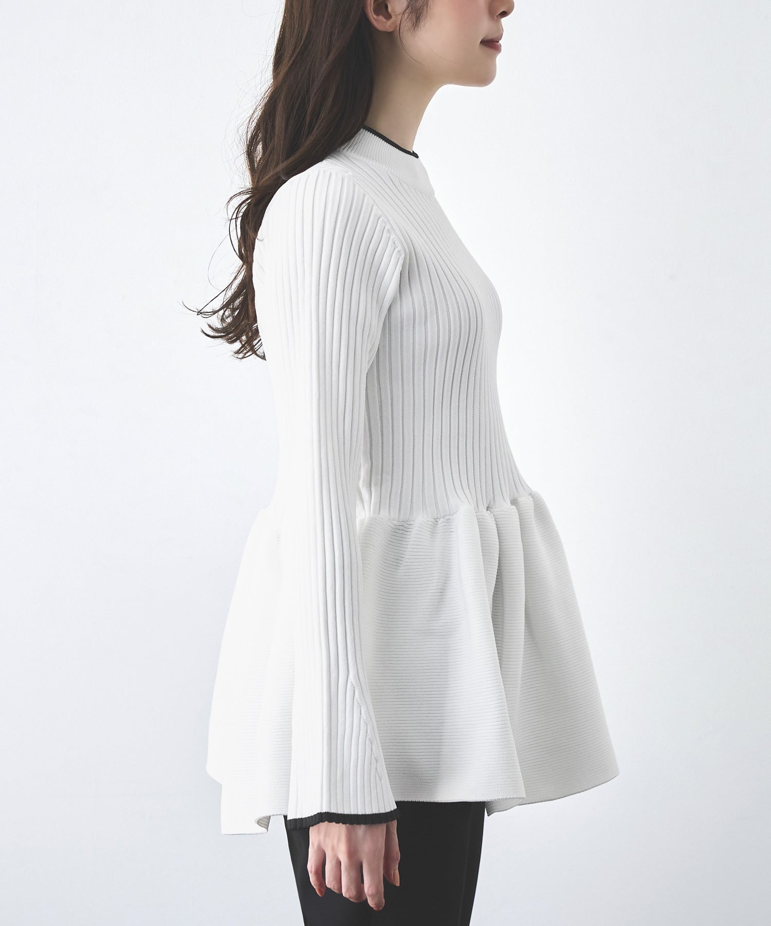 ルイルエブティック RUIRUE BOUTIQUE 洗える ｜ スポンディッシュ ボリューム ぺプラム ニット ｜ 長袖 リブニット トップス 体型カバー スリット袖 オフィスカジュアル 通勤服 ニットトップス セーター （ブラック×オフ） ブラック×オフ