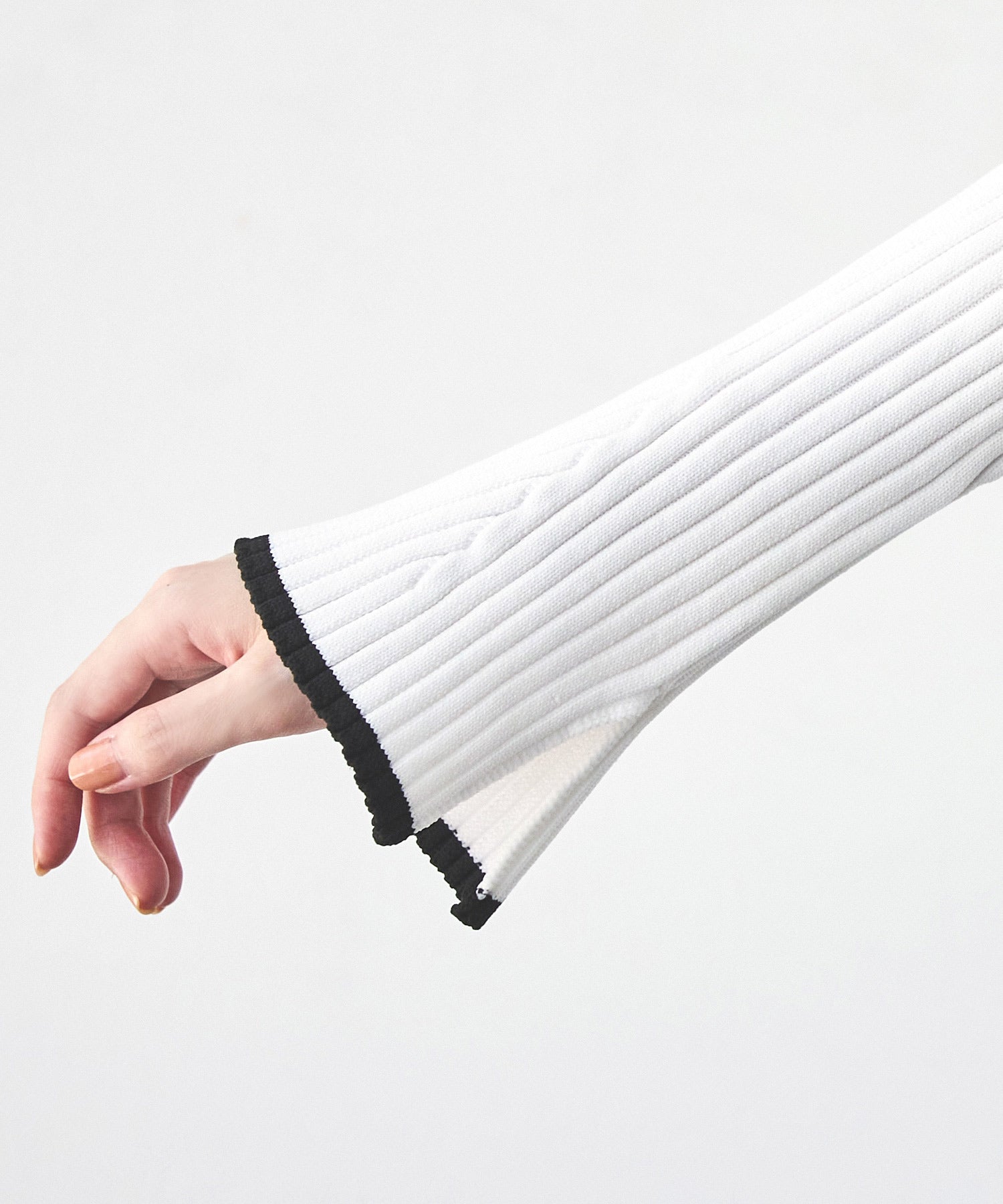 ルイルエブティック RUIRUE BOUTIQUE 洗える ｜ スポンディッシュ ボリューム ぺプラム ニット ｜ 長袖 リブニット トップス 体型カバー スリット袖 オフィスカジュアル 通勤服 ニットトップス セーター （ブラック×オフ） ブラック×オフ