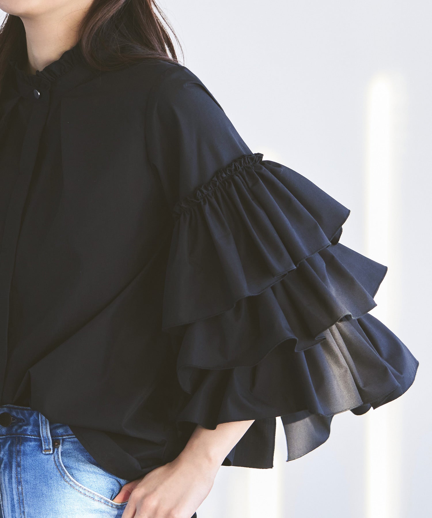 ルイルエブティック RUIRUE BOUTIQUE 洗える ｜ トリプル フリルスリーブ ブラウス ｜ レディース 体型カバー 長袖 オフィスカジュアル きれいめ 上品 無地 華やか トップス シャツ （ブラック） ブラック