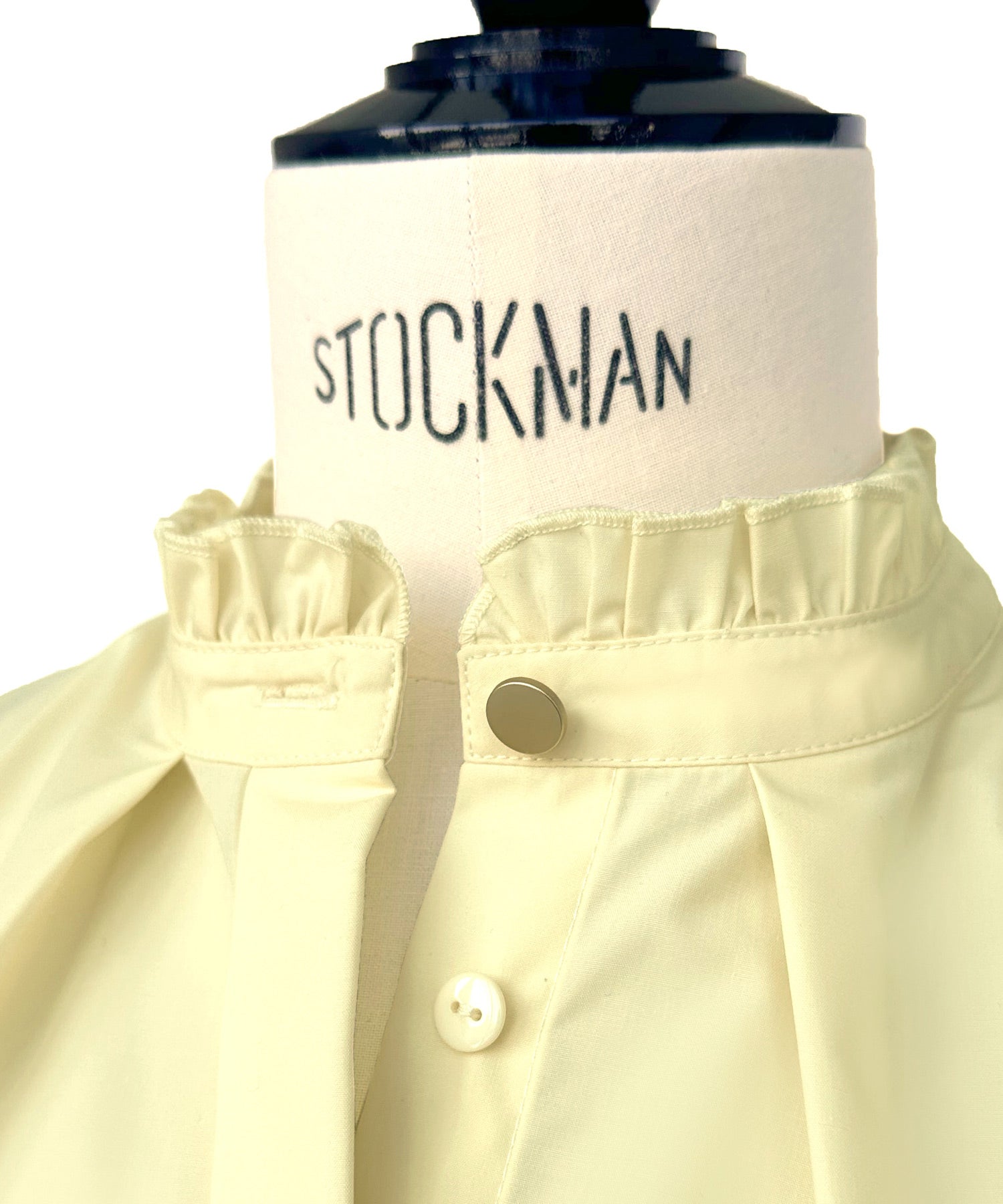 ルイルエブティック RUIRUE BOUTIQUE 洗える ｜ トリプル フリルスリーブ ブラウス ｜ レディース 体型カバー 長袖 オフィスカジュアル きれいめ 上品 無地 華やか トップス シャツ （ブラック） ブラック