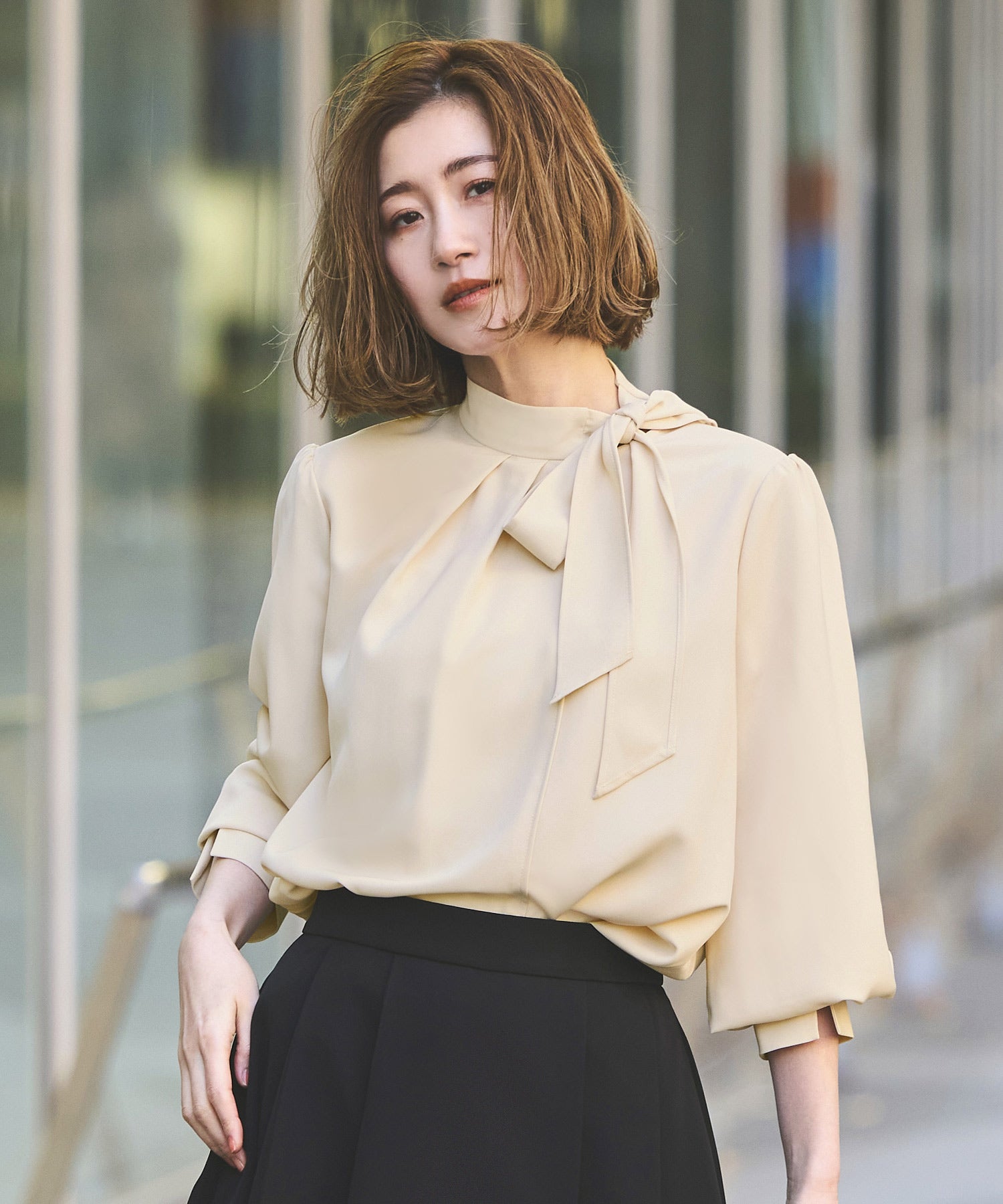 ルイルエブティック RUIRUE BOUTIQUE 洗える ｜ サイド ボウタイブラウス ｜ レディース 体型カバー 長袖 オフィスカジュアル きれいめ 上品 無地 トップス シャツ ブラウス （ライトベージュ） ライトベージュ