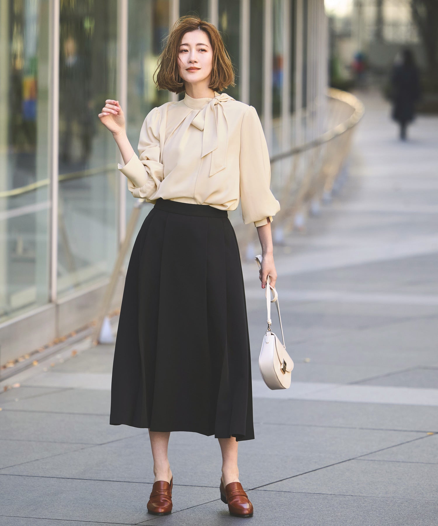 ルイルエブティック RUIRUE BOUTIQUE 洗える ｜ サイド ボウタイブラウス ｜ レディース 体型カバー 長袖 オフィスカジュアル きれいめ 上品 無地 トップス シャツ ブラウス （ライトベージュ） ライトベージュ