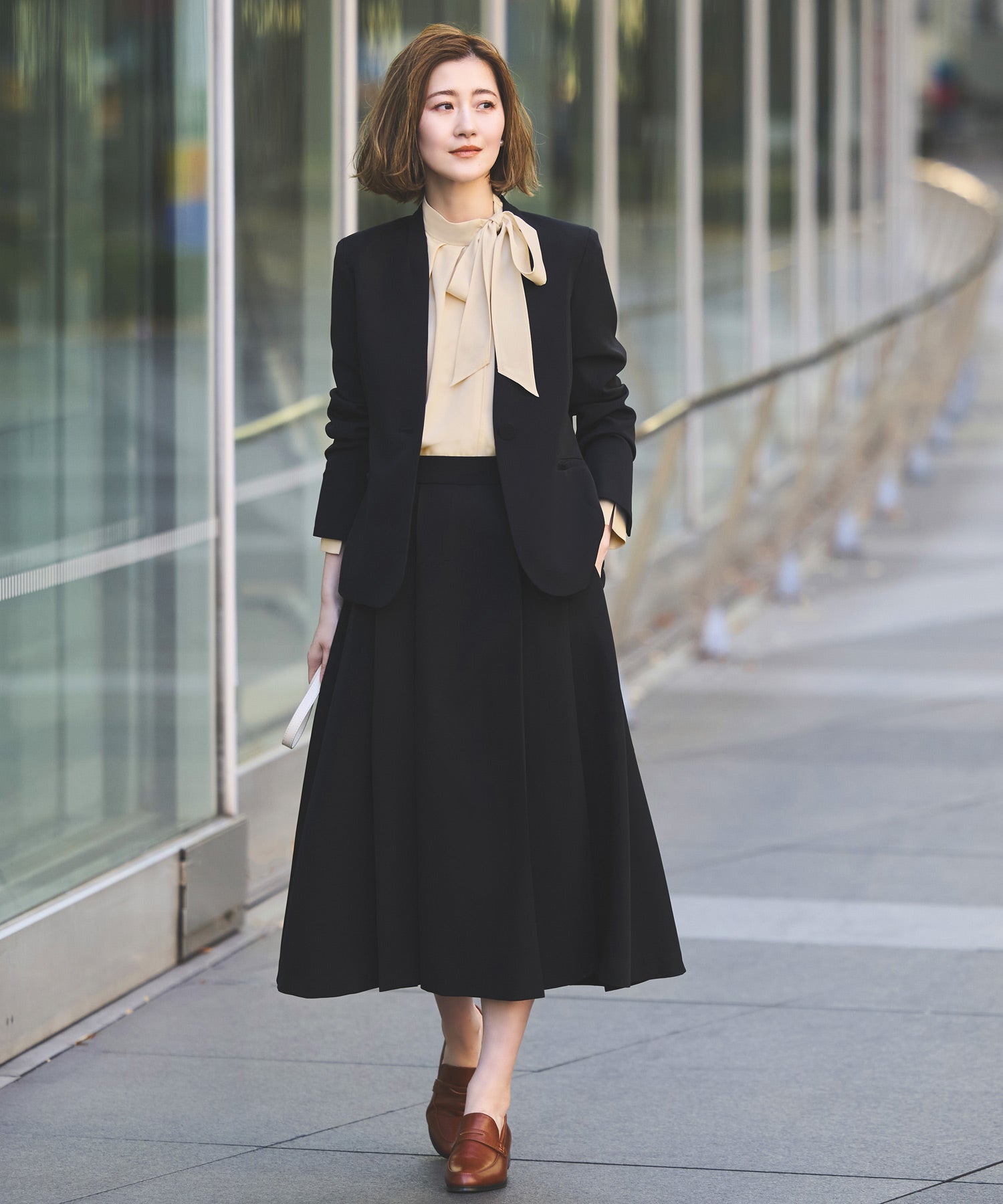 ルイルエブティック RUIRUE BOUTIQUE 洗える ｜ サイド ボウタイブラウス ｜ レディース 体型カバー 長袖 オフィスカジュアル きれいめ 上品 無地 トップス シャツ ブラウス （ライトベージュ） ライトベージュ