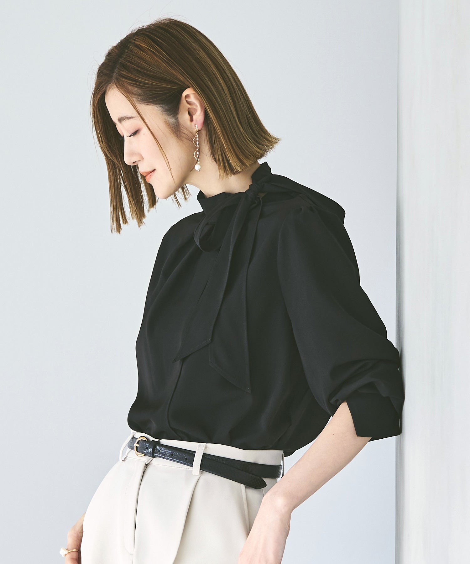 ルイルエブティック RUIRUE BOUTIQUE 洗える ｜ サイド ボウタイブラウス ｜ レディース 体型カバー 長袖 オフィスカジュアル きれいめ 上品 無地 トップス シャツ ブラウス （ブラック） ブラック