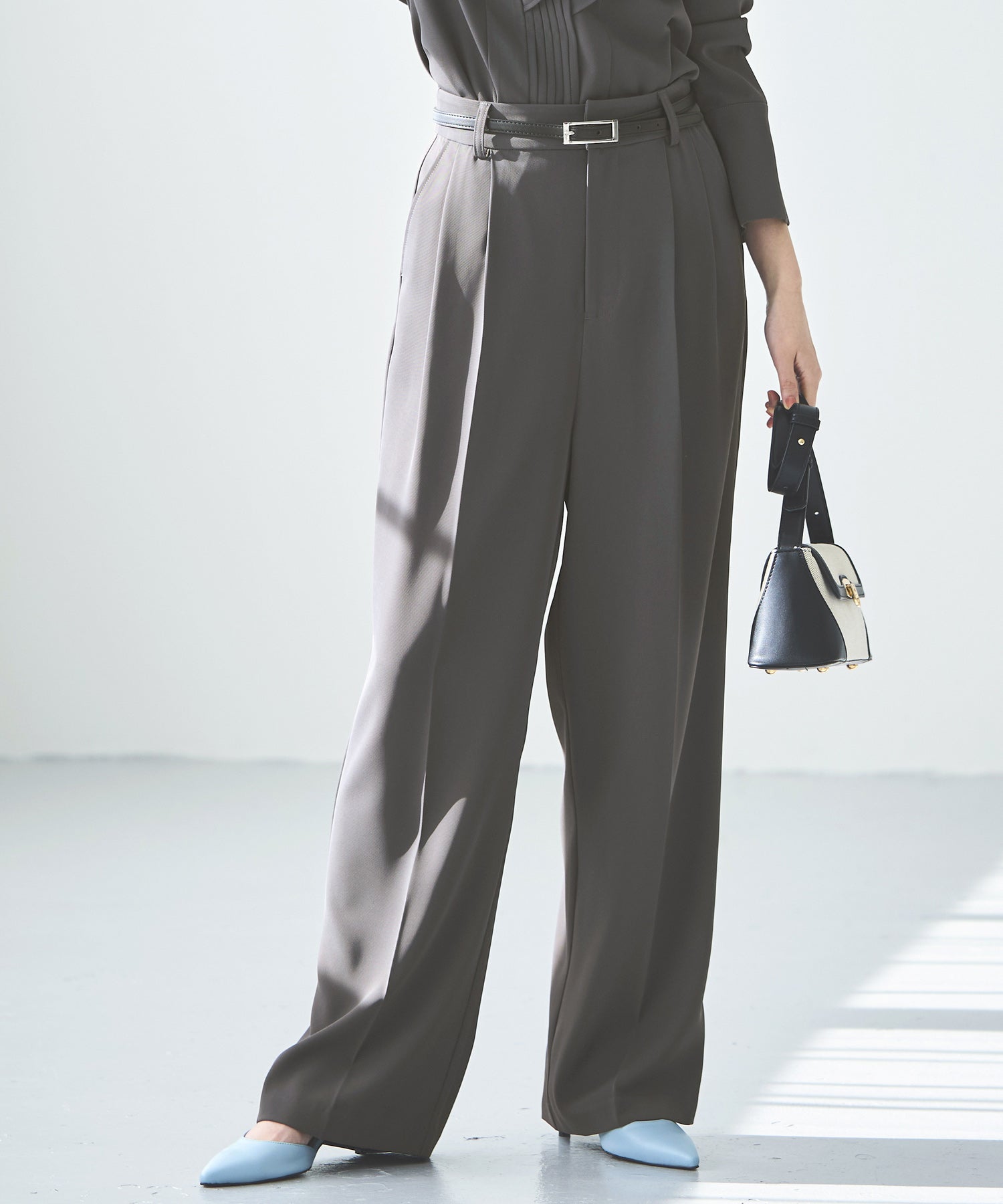 ルイルエブティック RUIRUE BOUTIQUE ダブルフリルカラートップス＆タックワイドパンツセットアップ （ネイビー） ネイビー