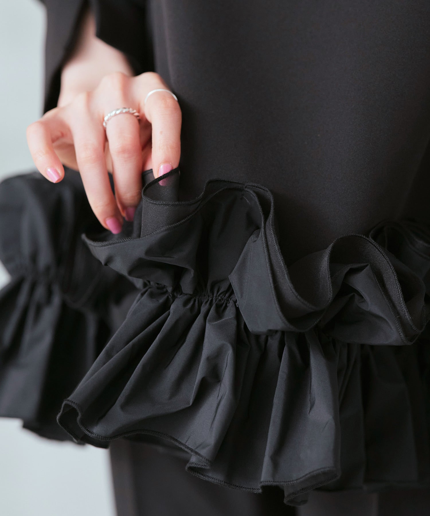 RUIRUE BOUTIQUE 婚禮禮服 結婚典禮 ｜ 彈性 ｜ 褶皺裙擺 薄紗袖 上衣 ＆ 褲子 套裝 ｜ 畢業典禮 儀式 办公休閒 美腿 媽媽套裝