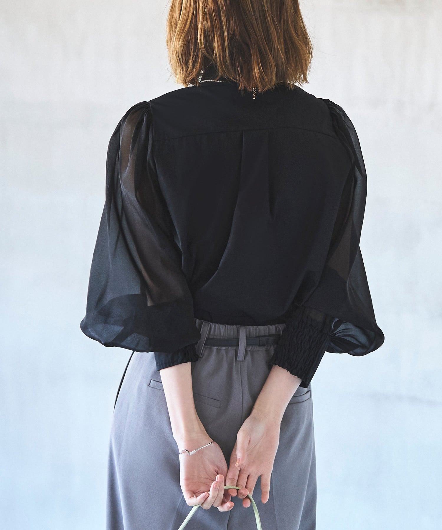 ルイルエブティック RUIRUE BOUTIQUE 洗える ｜ オーガンジー スリーブ フロントフリル ブラウス ｜ レディース 体型カバー 長袖 オフィスカジュアル きれいめ 上品 無地 華やか トップス シャツ （ブラック） ブラック