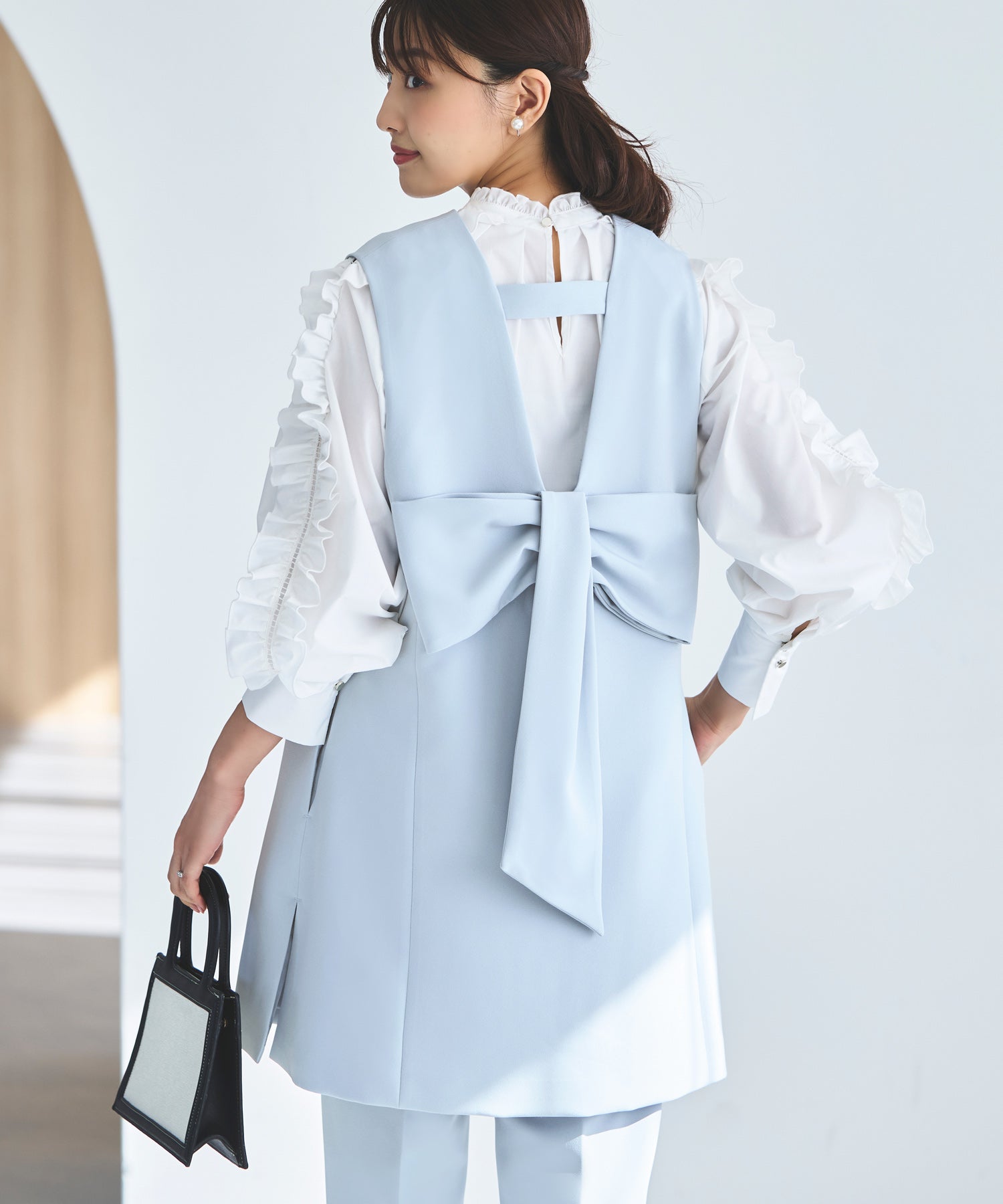 ルイルエブティック RUIRUE BOUTIQUE Vネックバックリボンジレ＆テーパードパンツセット（ブラック） 楽天市場】Vネックバックリボンジレ＆テーパードパンツセット