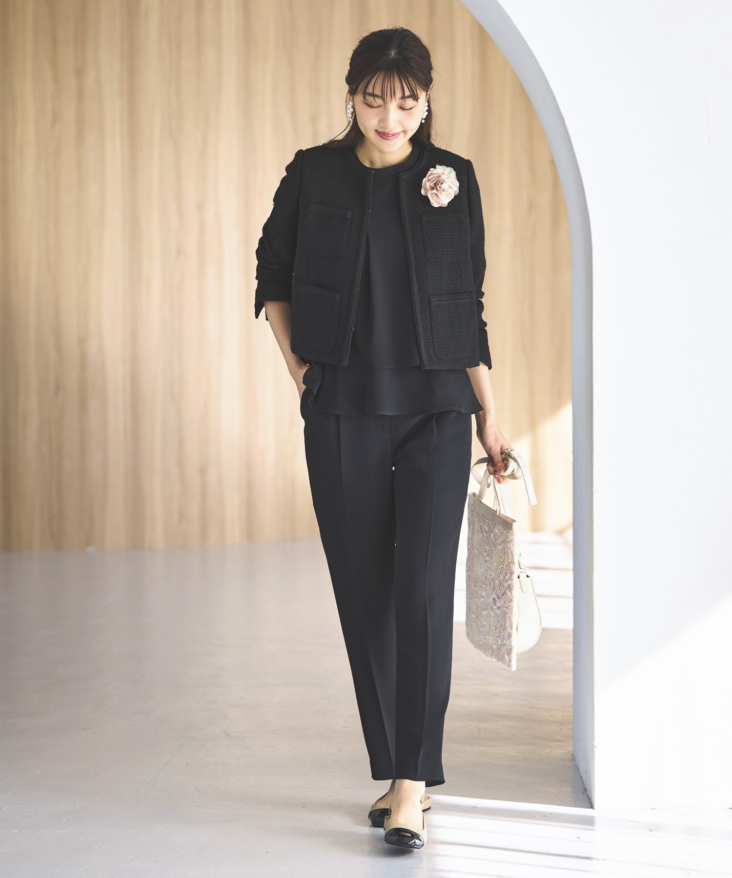 ルイルエブティック RUIRUE BOUTIQUE バックプリーツフレアスリーブトップス＆テーパードパンツセットアップ （ブラック） ブラック