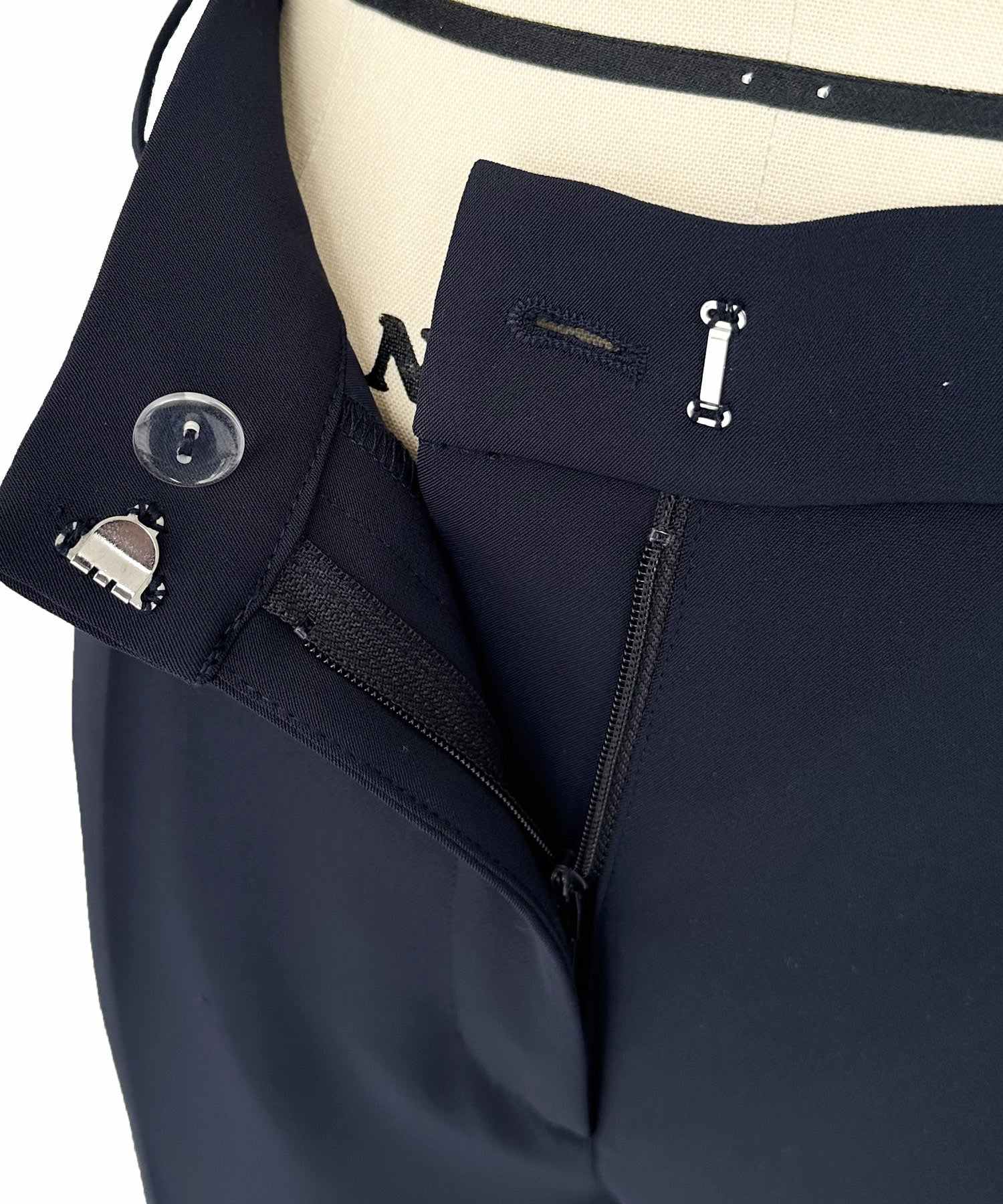 ルイルエブティック RUIRUE BOUTIQUE バックプリーツフレアスリーブトップス＆テーパードパンツセットアップ （ブラック） ブラック