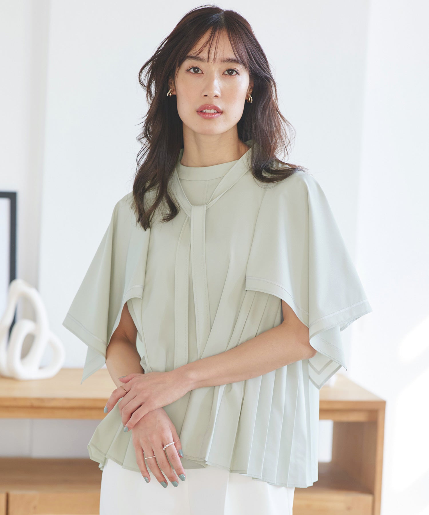 RUIRUE BOUTIQUE 可洗 ｜ 蓬鬆擺襬袖子與百褶上衣 ｜ 女士辦公休閒 通勤 蓋身顯瘦 短袖 純色 時尚 優雅 隱藏手臂 上衣 襯衫