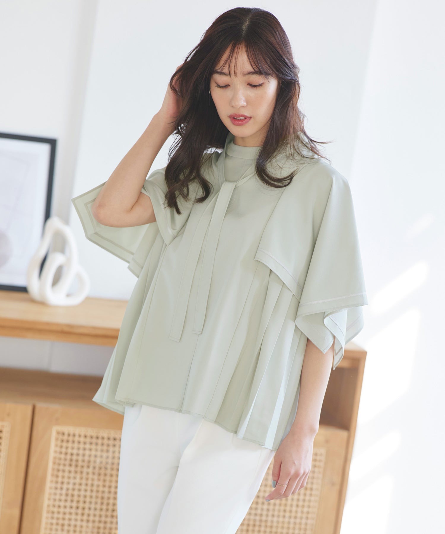 RUIRUE BOUTIQUE 可洗 ｜ 蓬鬆擺襬袖子與百褶上衣 ｜ 女士辦公休閒 通勤 蓋身顯瘦 短袖 純色 時尚 優雅 隱藏手臂 上衣 襯衫