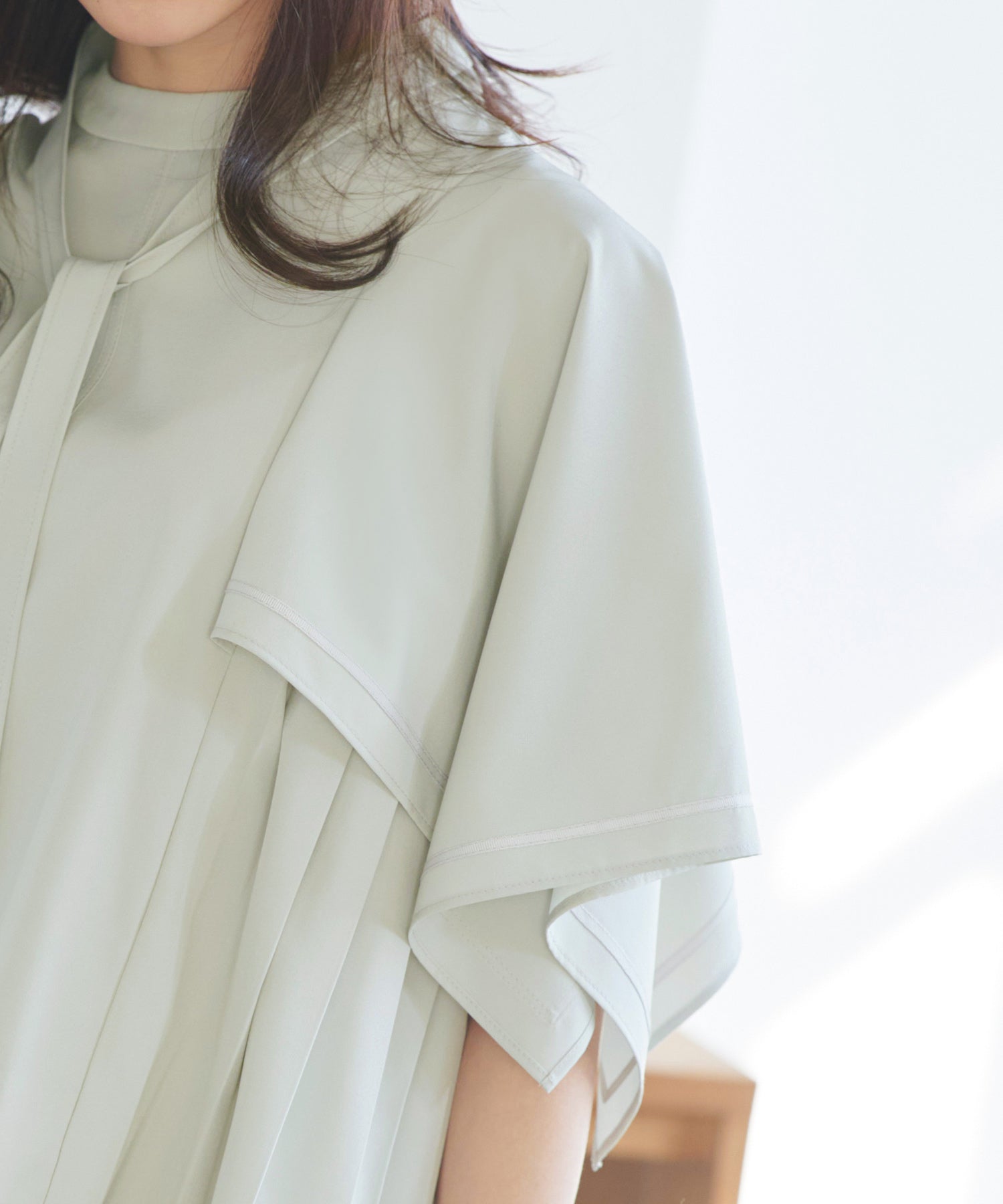 RUIRUE BOUTIQUE 可洗 ｜ 蓬鬆擺襬袖子與百褶上衣 ｜ 女士辦公休閒 通勤 蓋身顯瘦 短袖 純色 時尚 優雅 隱藏手臂 上衣 襯衫