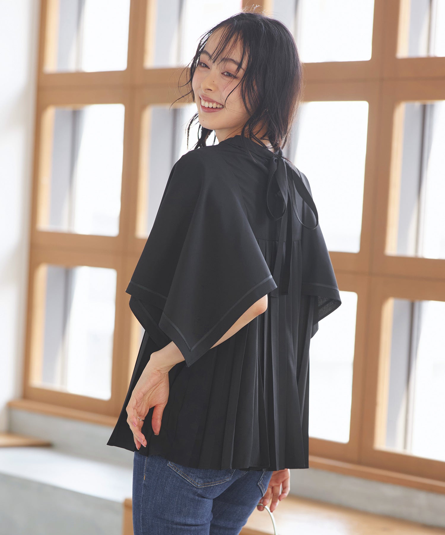 RUIRUE BOUTIQUE 可洗 ｜ 蓬鬆擺襬袖子與百褶上衣 ｜ 女士辦公休閒 通勤 蓋身顯瘦 短袖 純色 時尚 優雅 隱藏手臂 上衣 襯衫