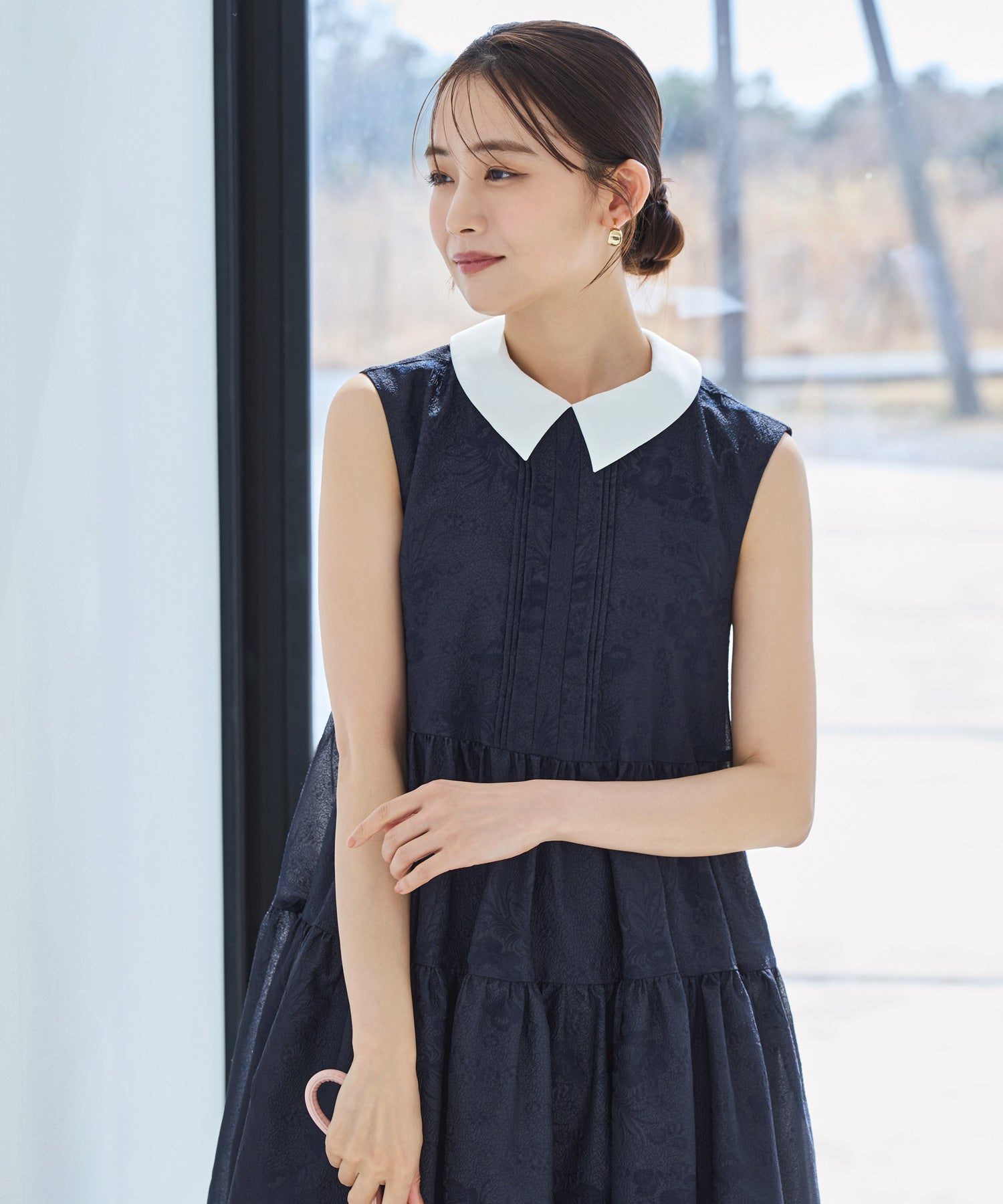 ルイルエブティック RUIRUE BOUTIQUE 襟付きシアージャカードギャザーフレアワンピース （ネイビー） ネイビー