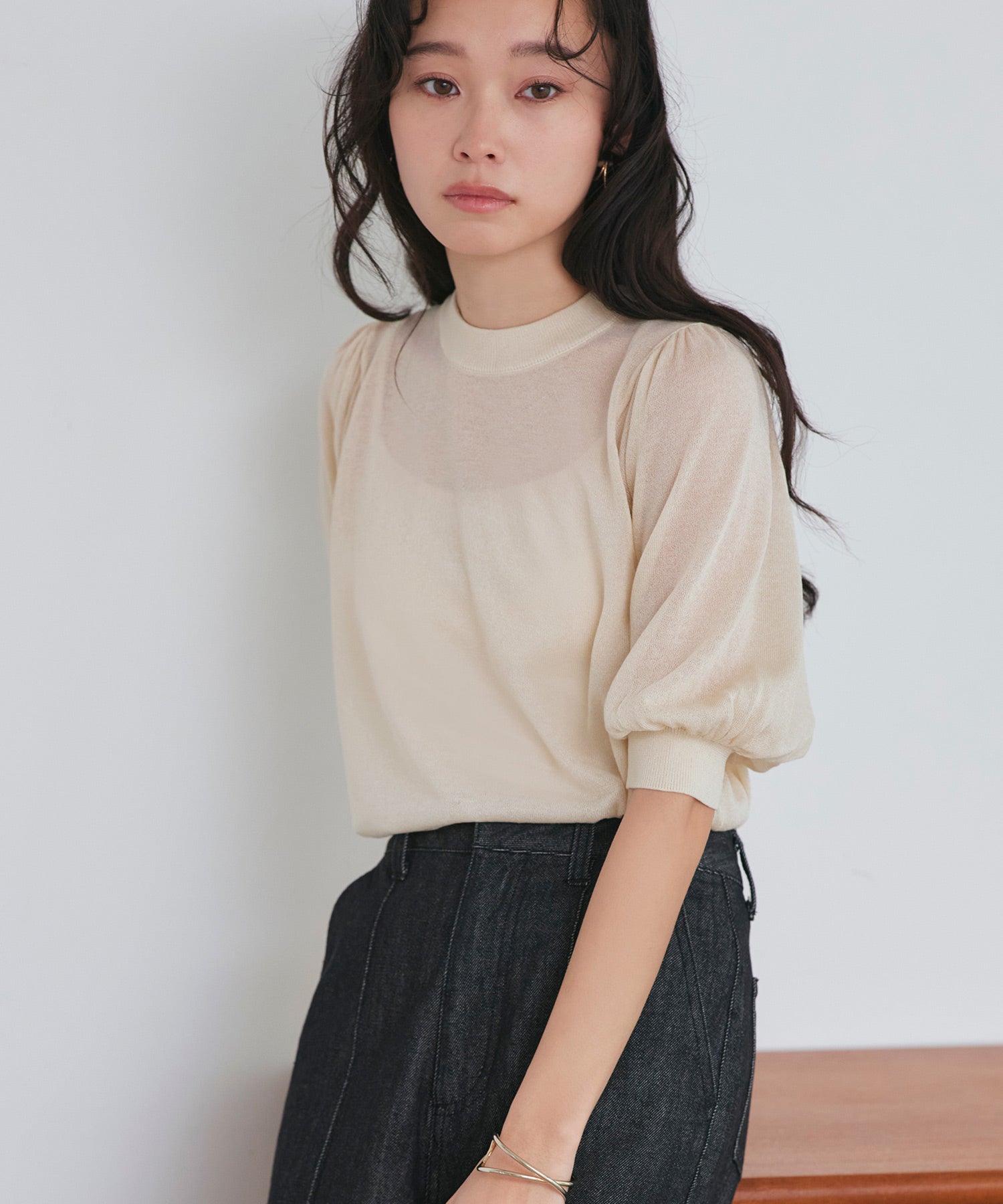 ルイルエブティック RUIRUE BOUTIQUE 洗える ストレッチ ｜ バックパール シアー パフ ニット ｜ レディース おしゃれ きれいめ 五分袖 オフィスカジュアル 通勤服 サマーニット ニットトップス （アイボリー） アイボリー
