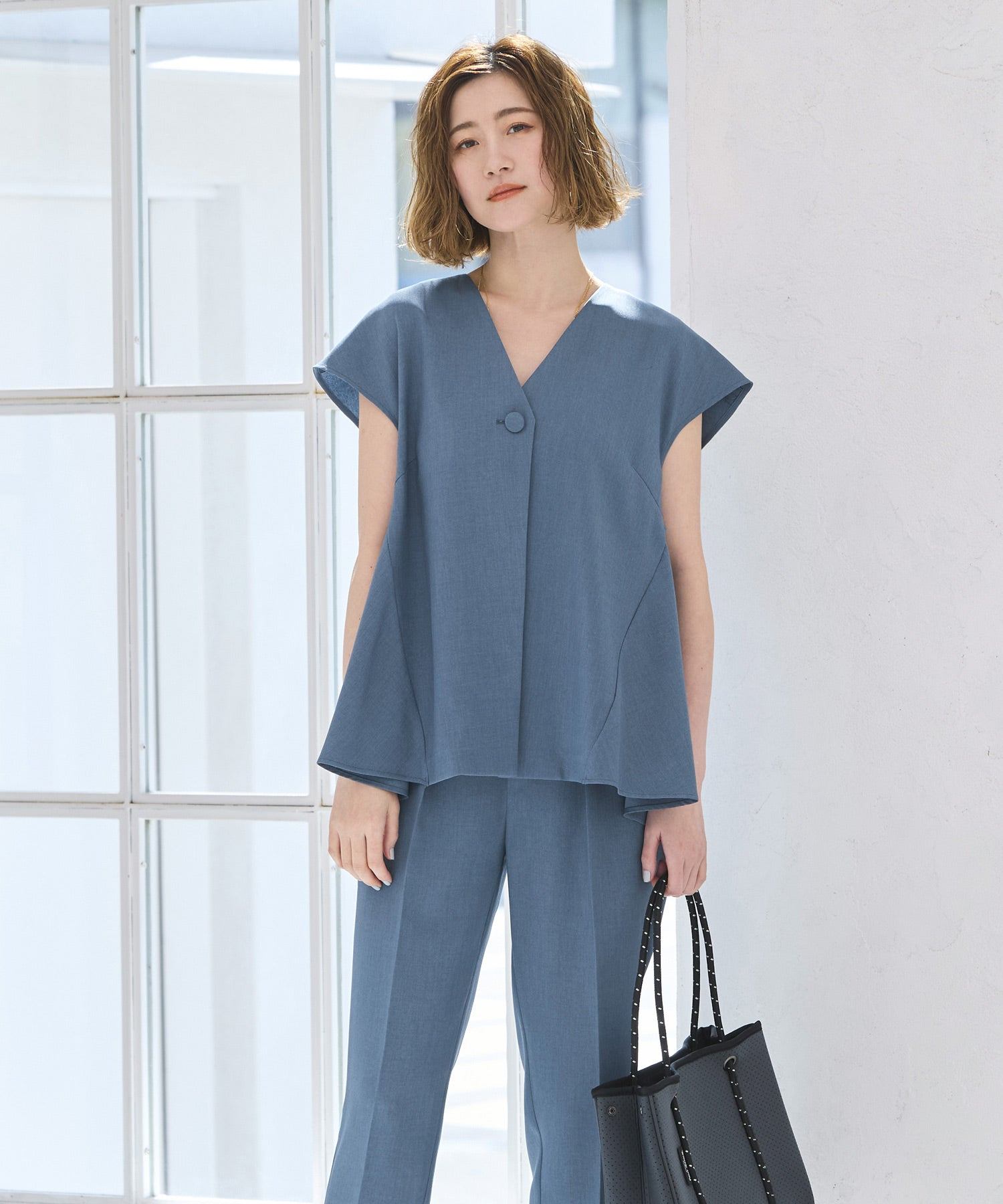 ルイルエブティック RUIRUE BOUTIQUE バックペプラムジレ＆テーパードパンツセットアップ （ブルー） ブルー