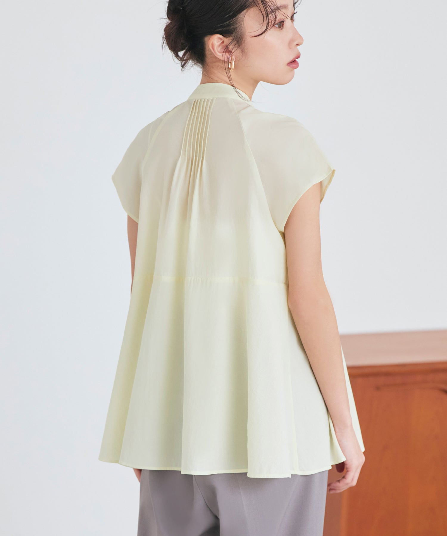 ルイルエブティック RUIRUE BOUTIQUE 【洗える】フラワーモチーフ シアーペプラムブラウス （ペールイエロー） ペールイエロー