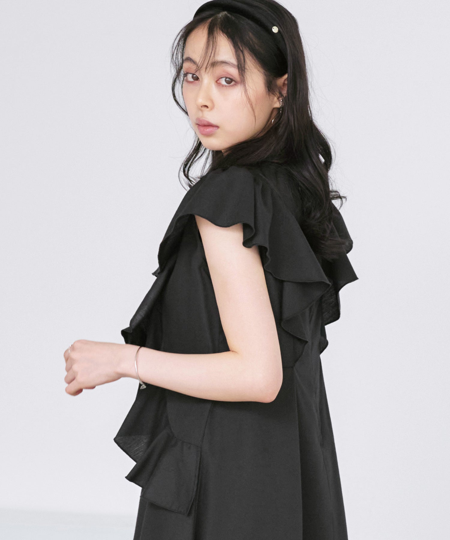 ルイルエブティック RUIRUE BOUTIQUE 洗える ｜ フロー ラッフル ワンピース ｜ レディース おしゃれ きれいめ リゾート 休日コーデ 二の腕カバー フレンチスリーブ フレア リゾートワンピ （ブラック） ブラック