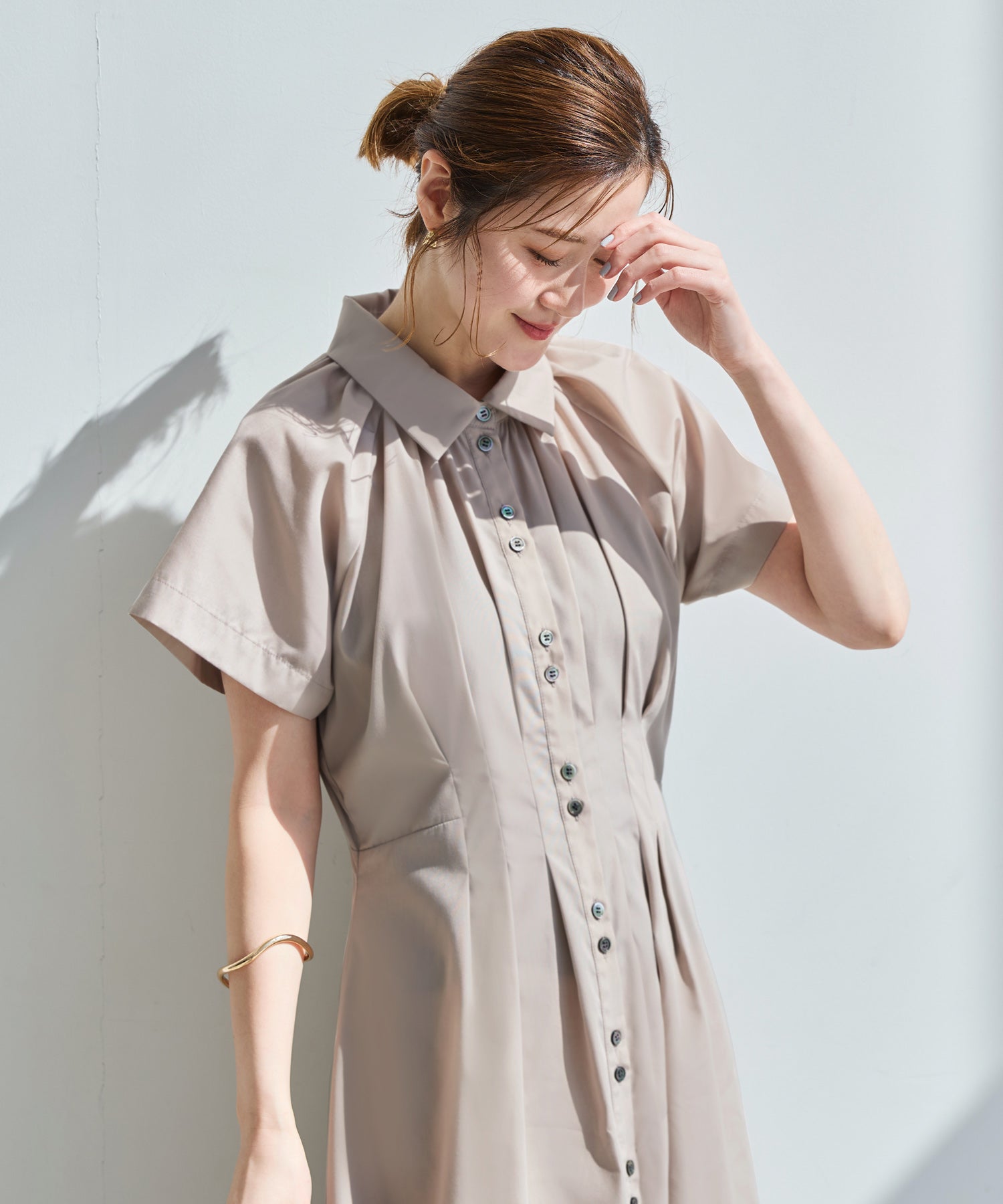 ルイルエブティック RUIRUE BOUTIQUE 洗える ｜ タック ＆ フレア ロング シャツワンピース ｜ レディース おしゃれ きれいめ オフィスカジュアル 通勤服 休日コーデ シャツワンピ ワンピース （グレージュ） グレージュ