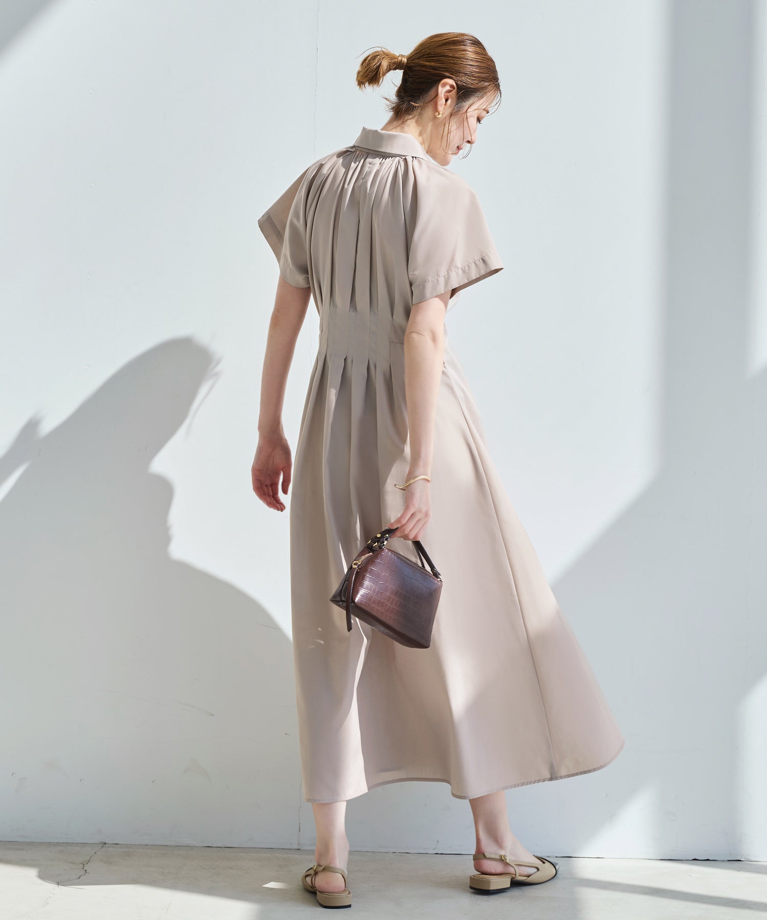 ルイルエブティック RUIRUE BOUTIQUE 洗える ｜ タック ＆ フレア ロング シャツワンピース ｜ レディース おしゃれ きれいめ オフィスカジュアル 通勤服 休日コーデ シャツワンピ ワンピース （グレージュ） グレージュ