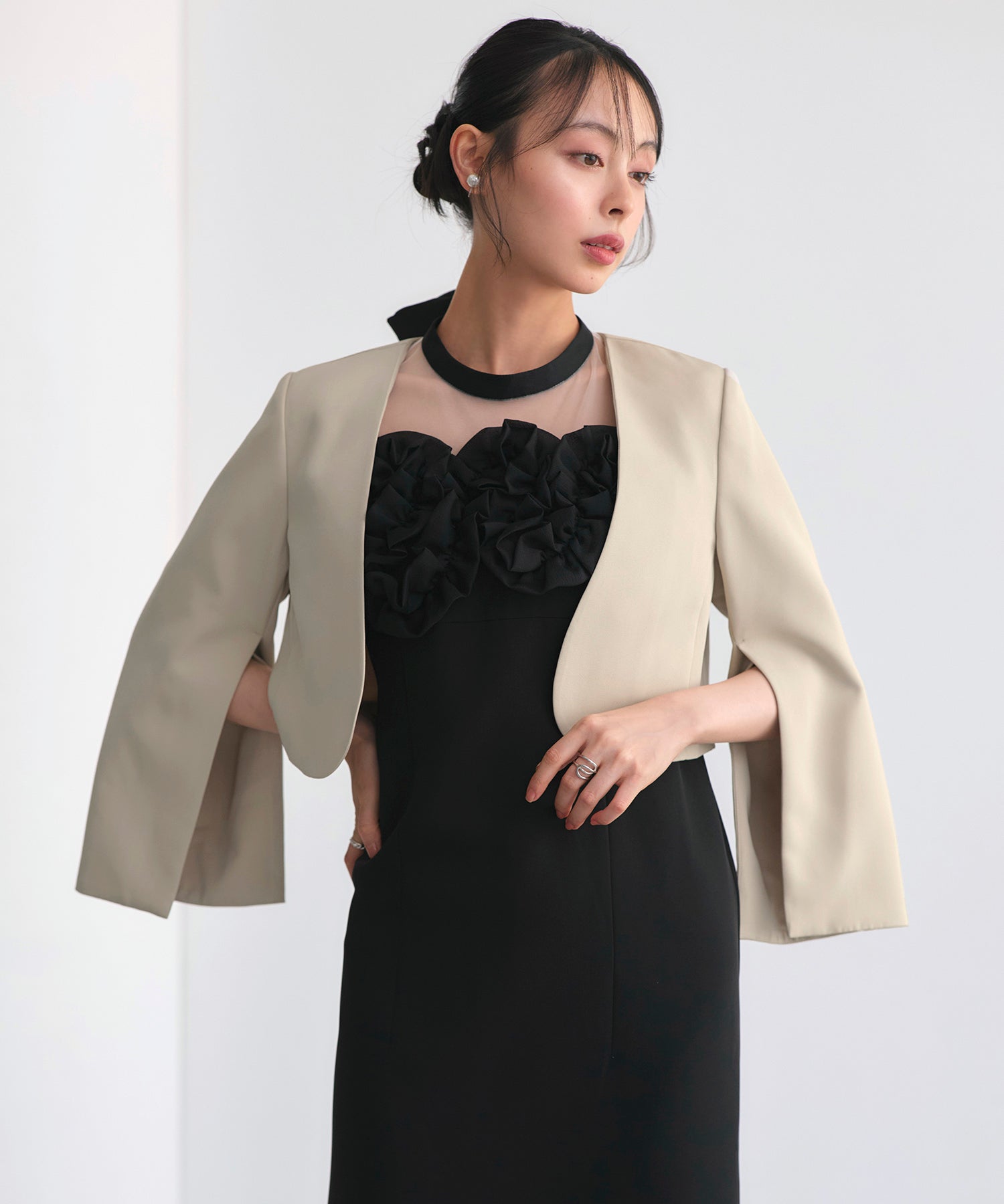 ルイルエブティック RUIRUE BOUTIQUE オケージョンドレス 結婚式 ストレッチ ｜ ボレロ ＆ フリル ワンピ セットアップ ｜ 二次会 披露宴 美脚 ワンピース オケージョン お呼ばれ パーティードレス （アイボリー×ブラック） アイボリー×ブラック