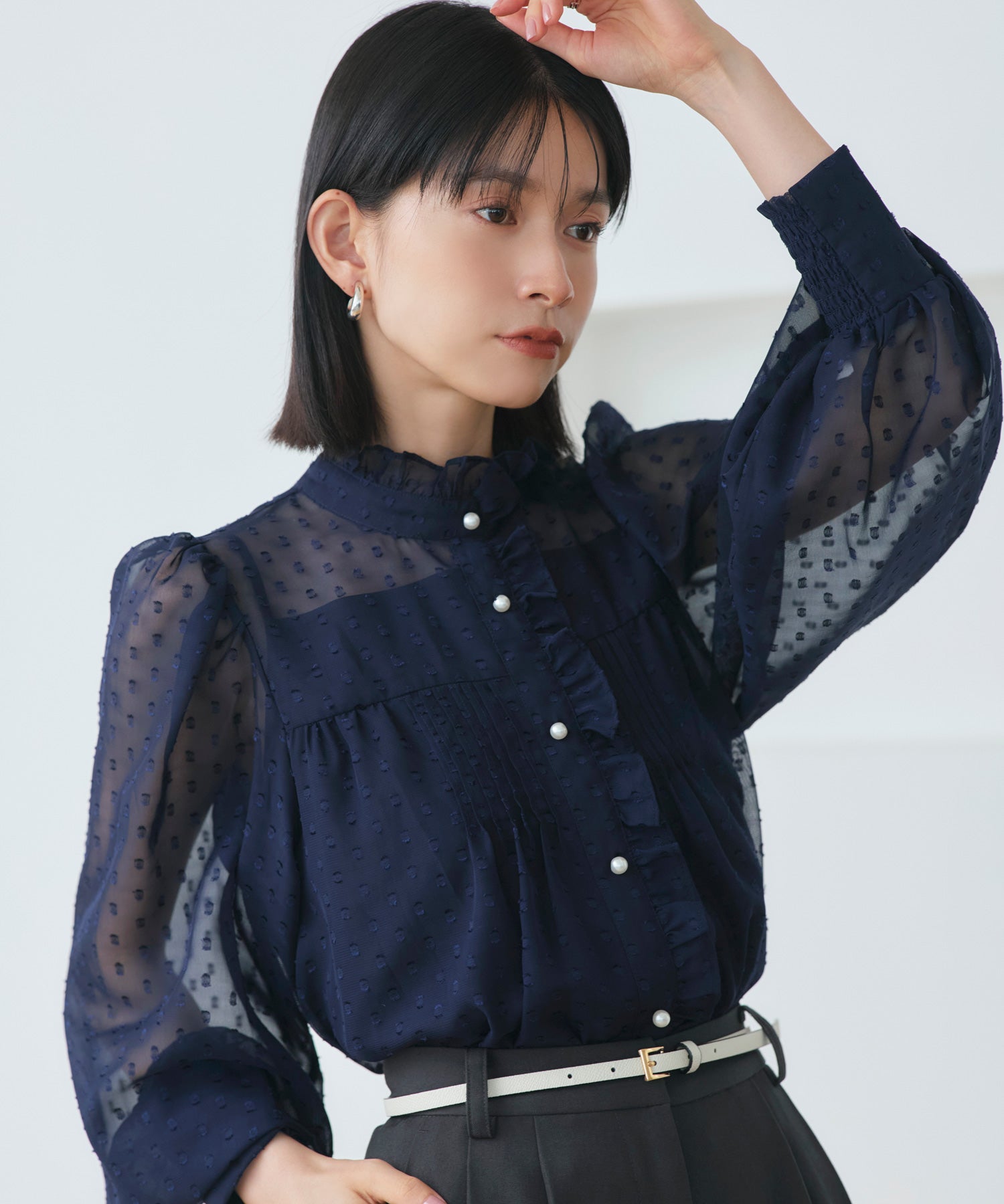ルイルエブティック RUIRUE BOUTIQUE 洗える ｜ ドット シフォン ピンタック ブラウス ｜ レディース シアー トップス 体型カバー 長袖 透け感 オフィスカジュアル きれいめ 大人かわいい シャツ （ネイビー） ネイビー