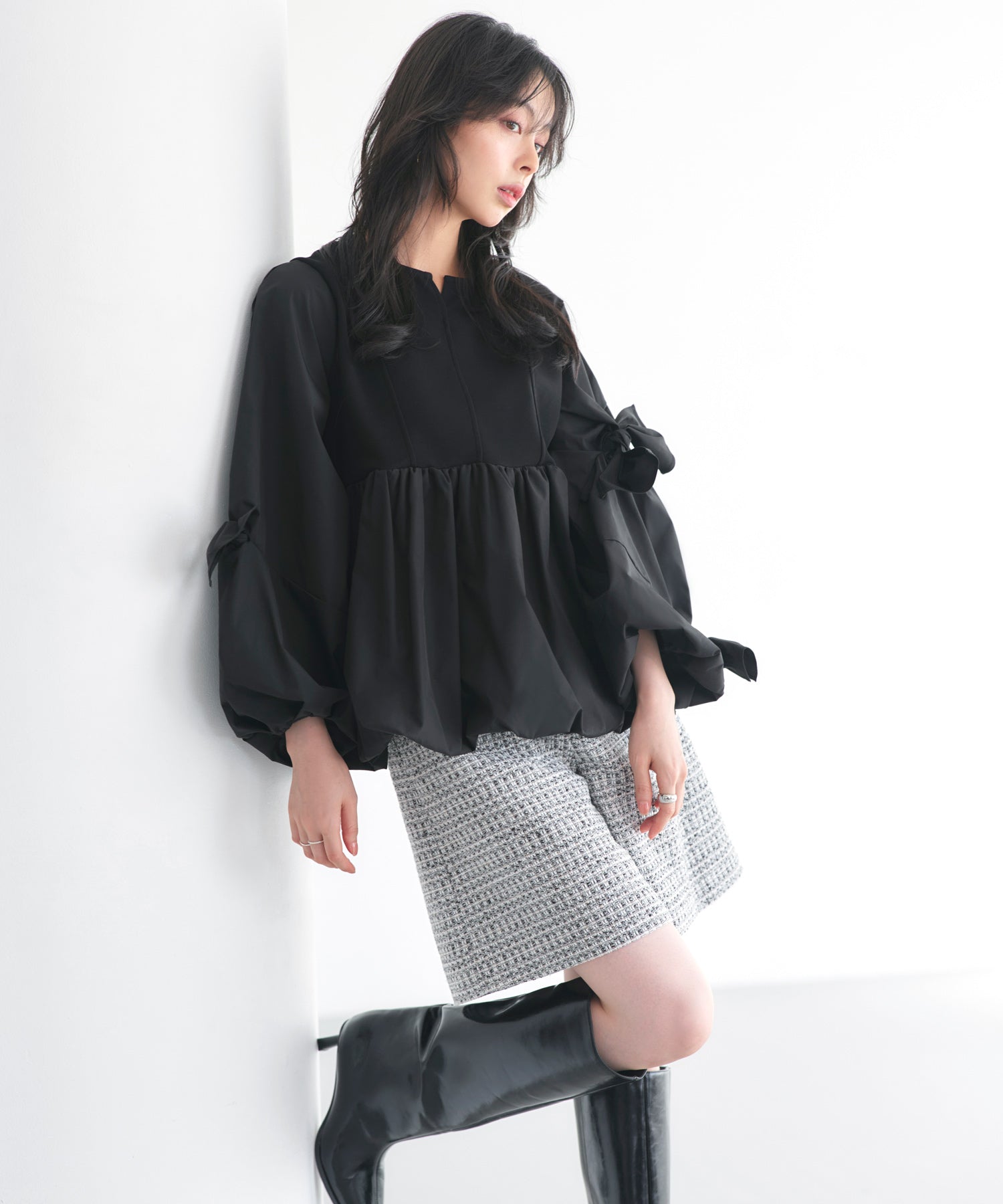 ルイルエブティック RUIRUE BOUTIQUE 洗える ストレッチ ｜ アシンメトリー リボン バルーン トップス ｜ レディース ブラウス 体型カバー 長袖 オフィスカジュアル きれいめ シャツ （ブラック） ブラック