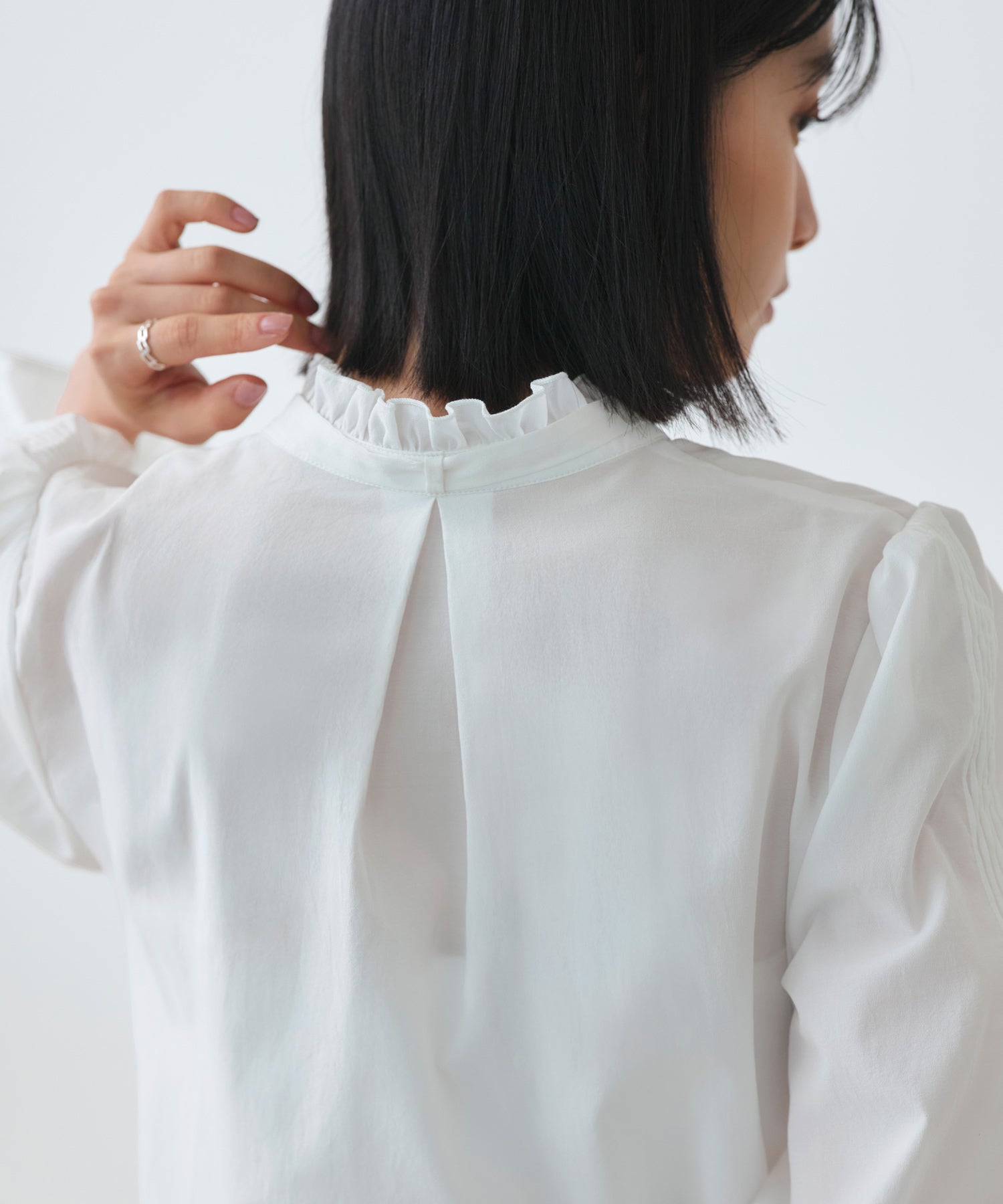 ルイルエブティック RUIRUE BOUTIQUE 洗える ストレッチ ｜ マイルド シアー ピンタック ブラウス ｜ レディース トップス 体型カバー 長袖 透け感 オフィスカジュアル きれいめ 大人かわいい シャツ （ホワイト） ホワイト