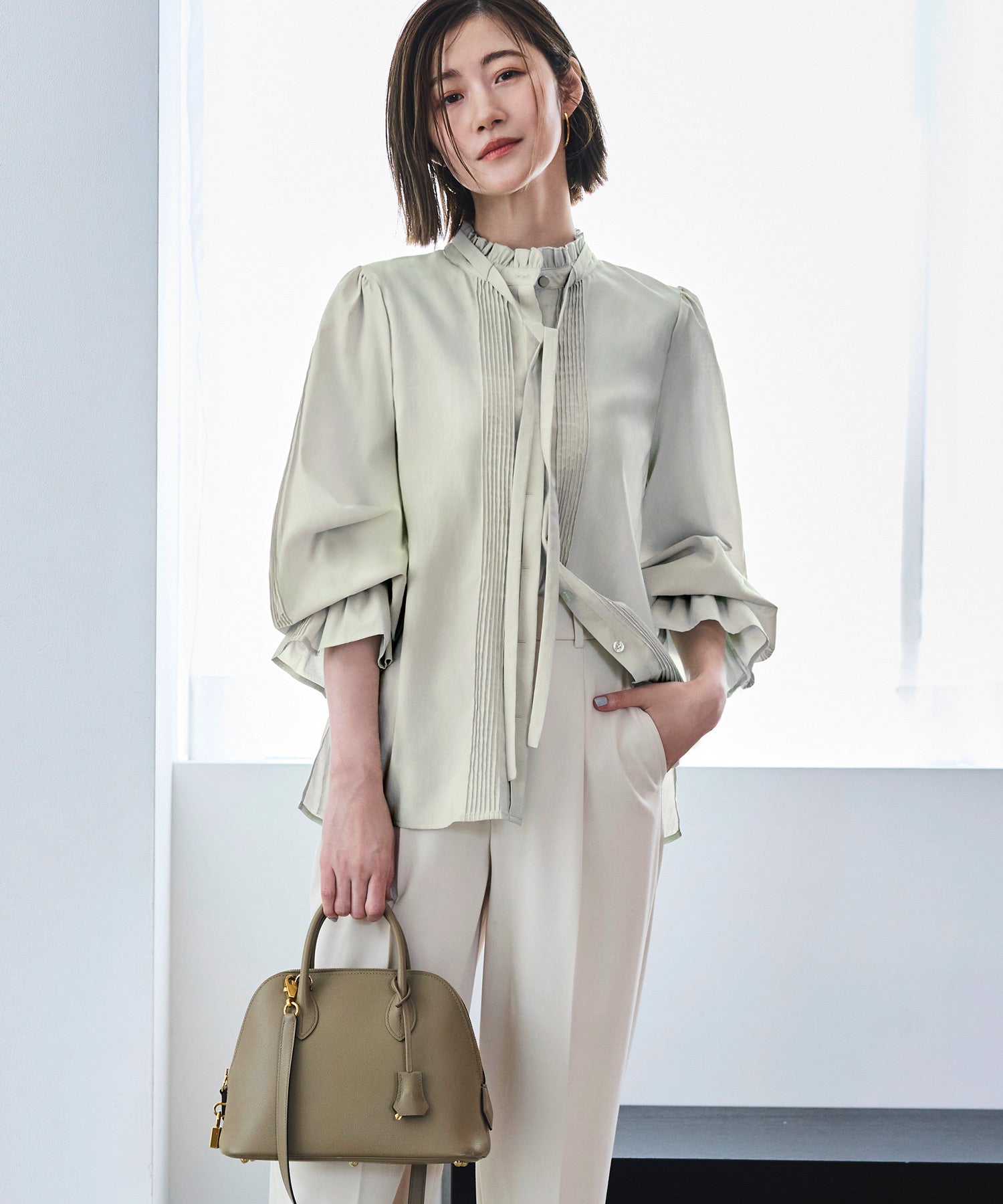 ルイルエブティック RUIRUE BOUTIQUE 洗える ストレッチ ｜ マイルド シアー ピンタック ブラウス ｜ レディース トップス 体型カバー 長袖 透け感 オフィスカジュアル きれいめ 大人かわいい シャツ （ペールグリーン） ペールグリーン