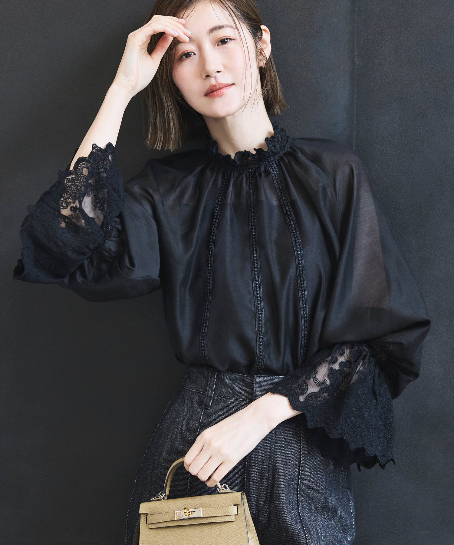 ルイルエブティック RUIRUE BOUTIQUE 洗える ｜ シアー ボリューム レース ブラウス ｜ レディース トップス 体型カバー 長袖 透け感 オフィスカジュアル きれいめ 大人かわいい シャツ （ブラック） ブラック