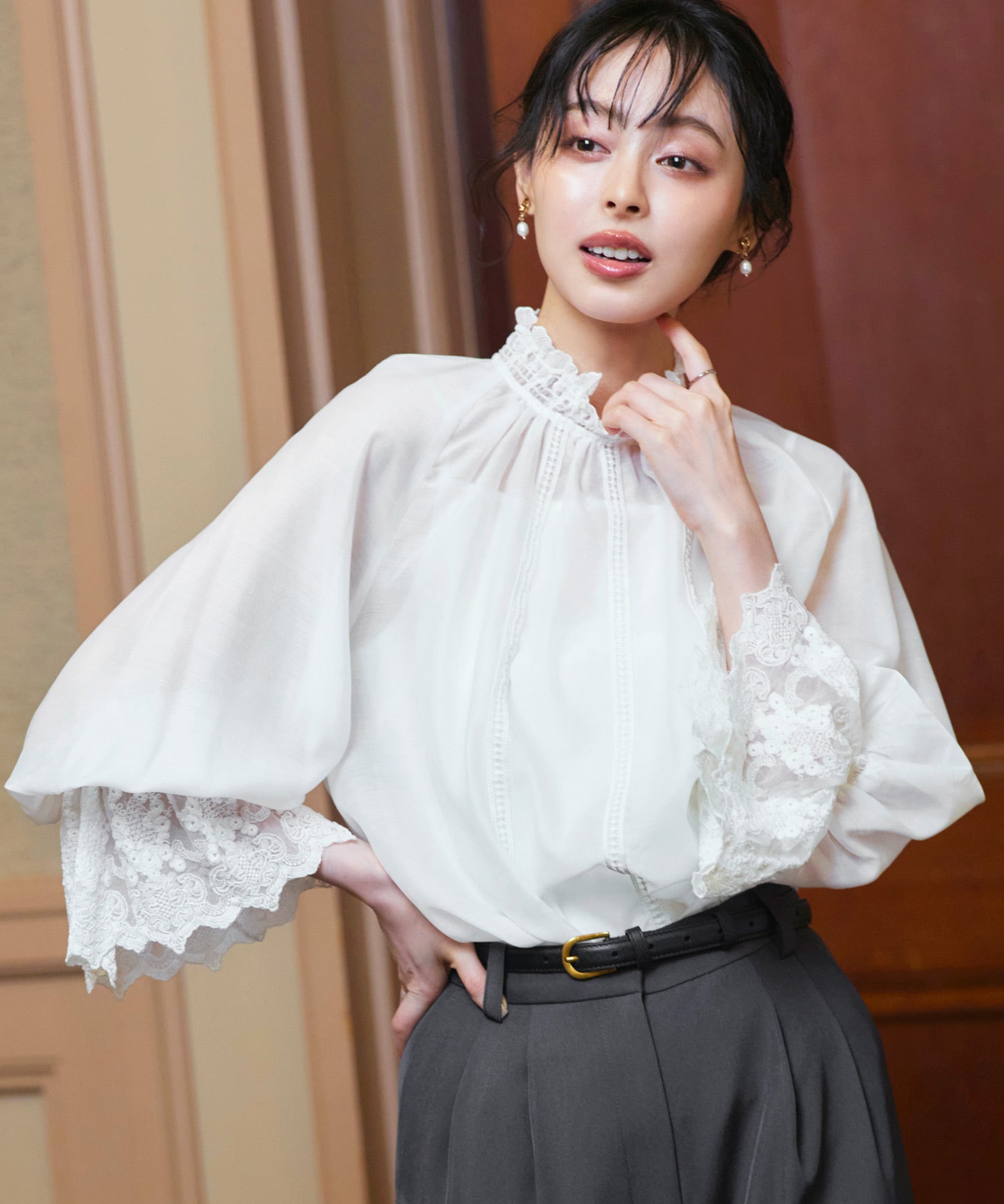 ルイルエブティック RUIRUE BOUTIQUE 洗える ｜ シアー ボリューム レース ブラウス ｜ レディース トップス 体型カバー 長袖 透け感 オフィスカジュアル きれいめ 大人かわいい シャツ （オフホワイト） オフホワイト