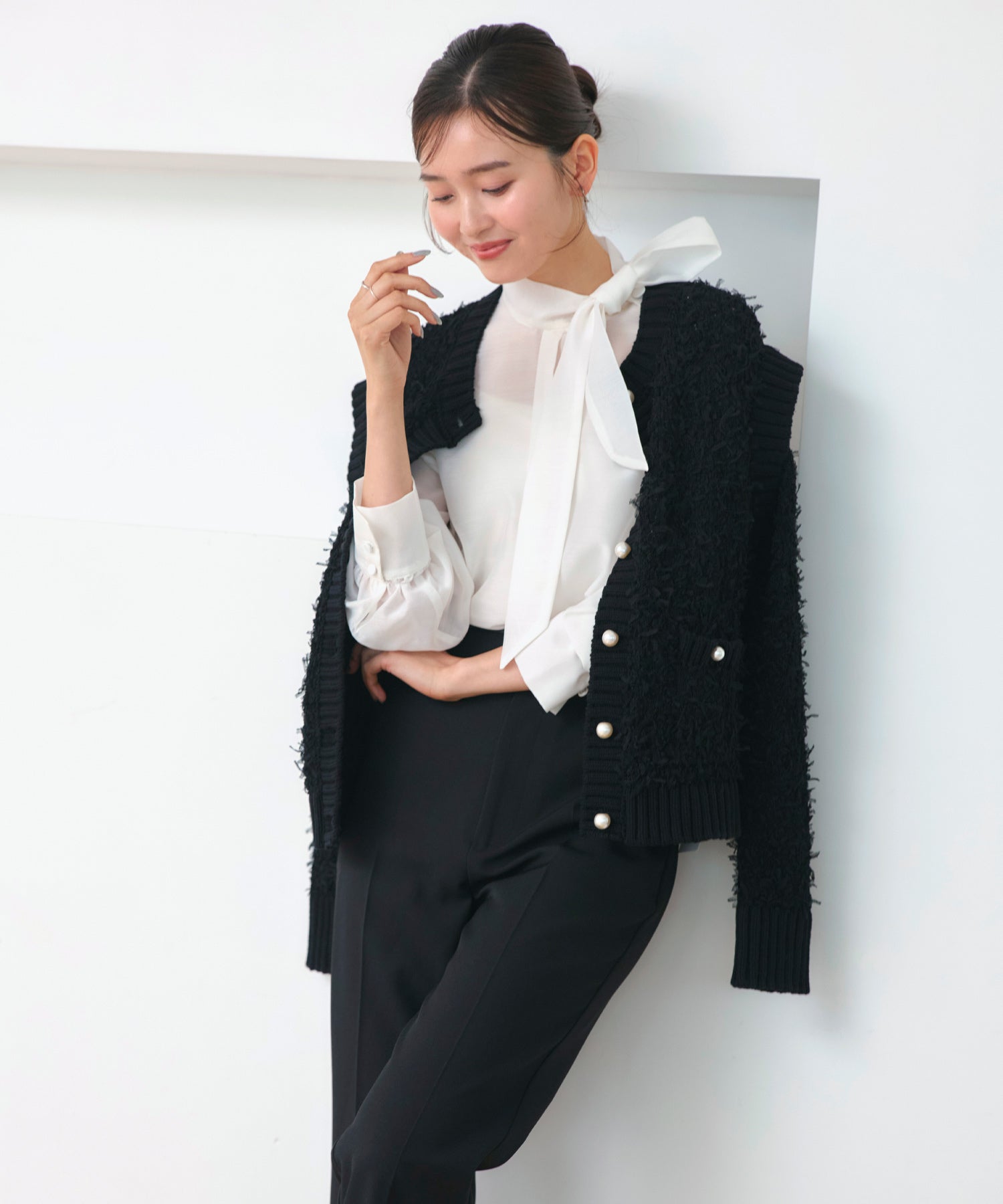 ルイルエブティック RUIRUE BOUTIQUE 洗える ｜ アシンメトリー ボウタイ シアー ブラウス ｜ レディース トップス 体型カバー 長袖 透け感 オフィスカジュアル きれいめ 大人かわいい ボウタイブラウス （ホワイト） ホワイト