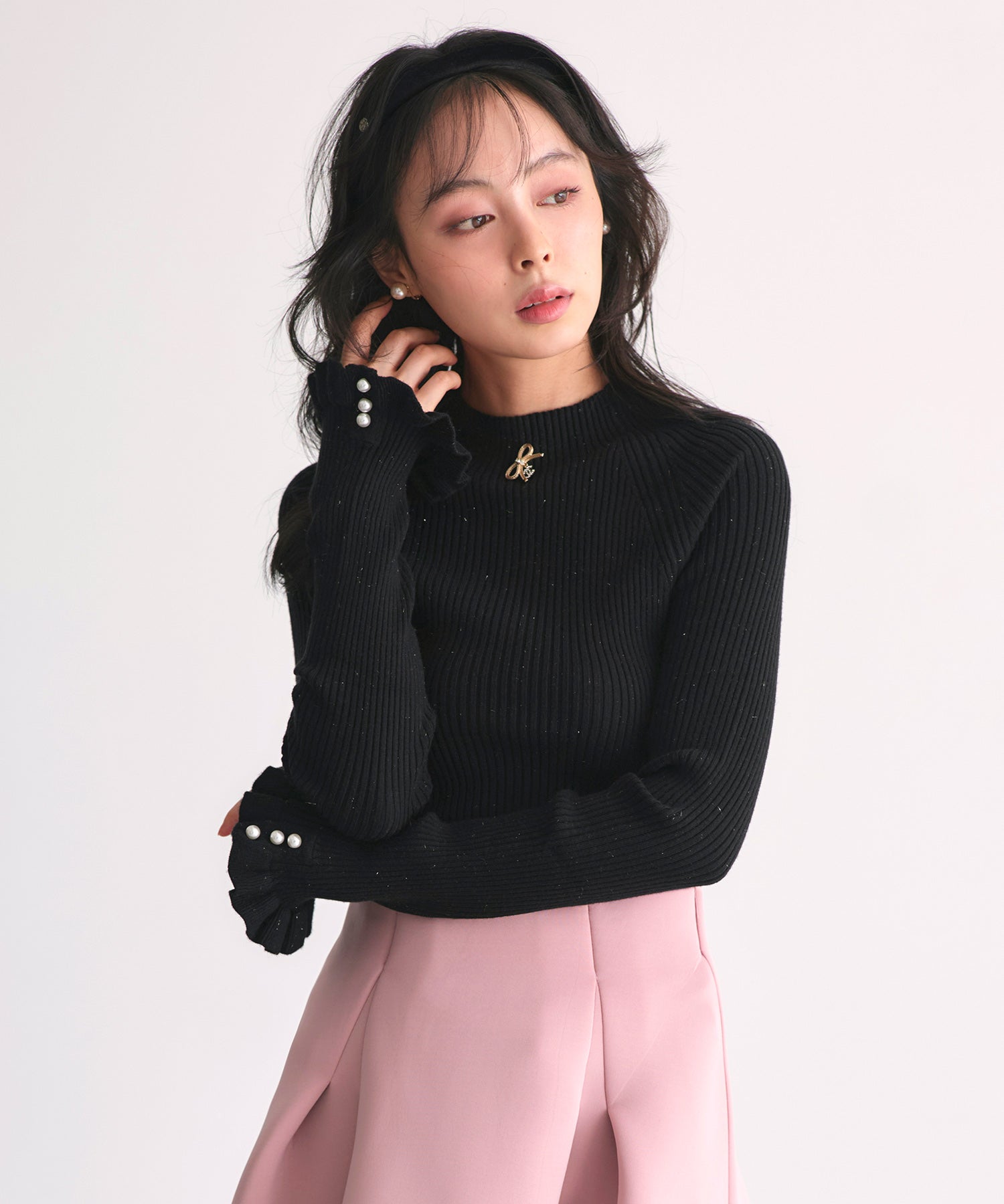 ルイルエブティック RUIRUE BOUTIQUE 洗える ストレッチ ｜ 袖口 ニット フリル ＆ パール RIB ニット ｜ 長袖 リブニット セーター ニットトップス （ブラック） ブラック