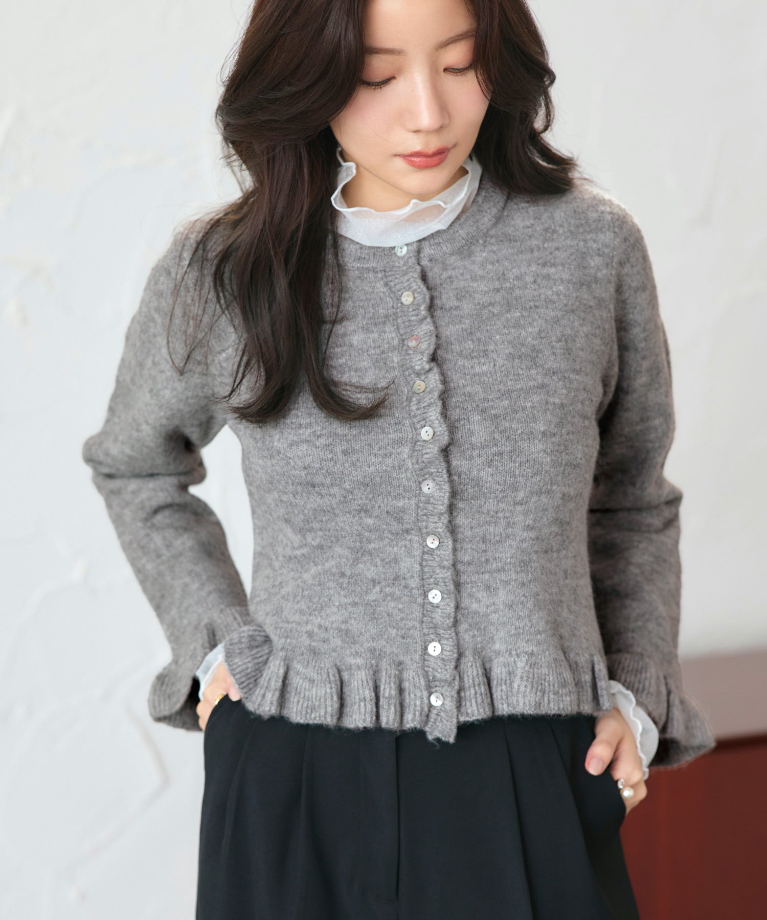 ルイルエブティック RUIRUE BOUTIQUE 洗える ストレッチ ｜ フリル クルーネック カーデ ｜ レディース ニットトップス オフィスカジュアル カーディガン トップス 長袖 セーター  （杢グレー） 杢グレー