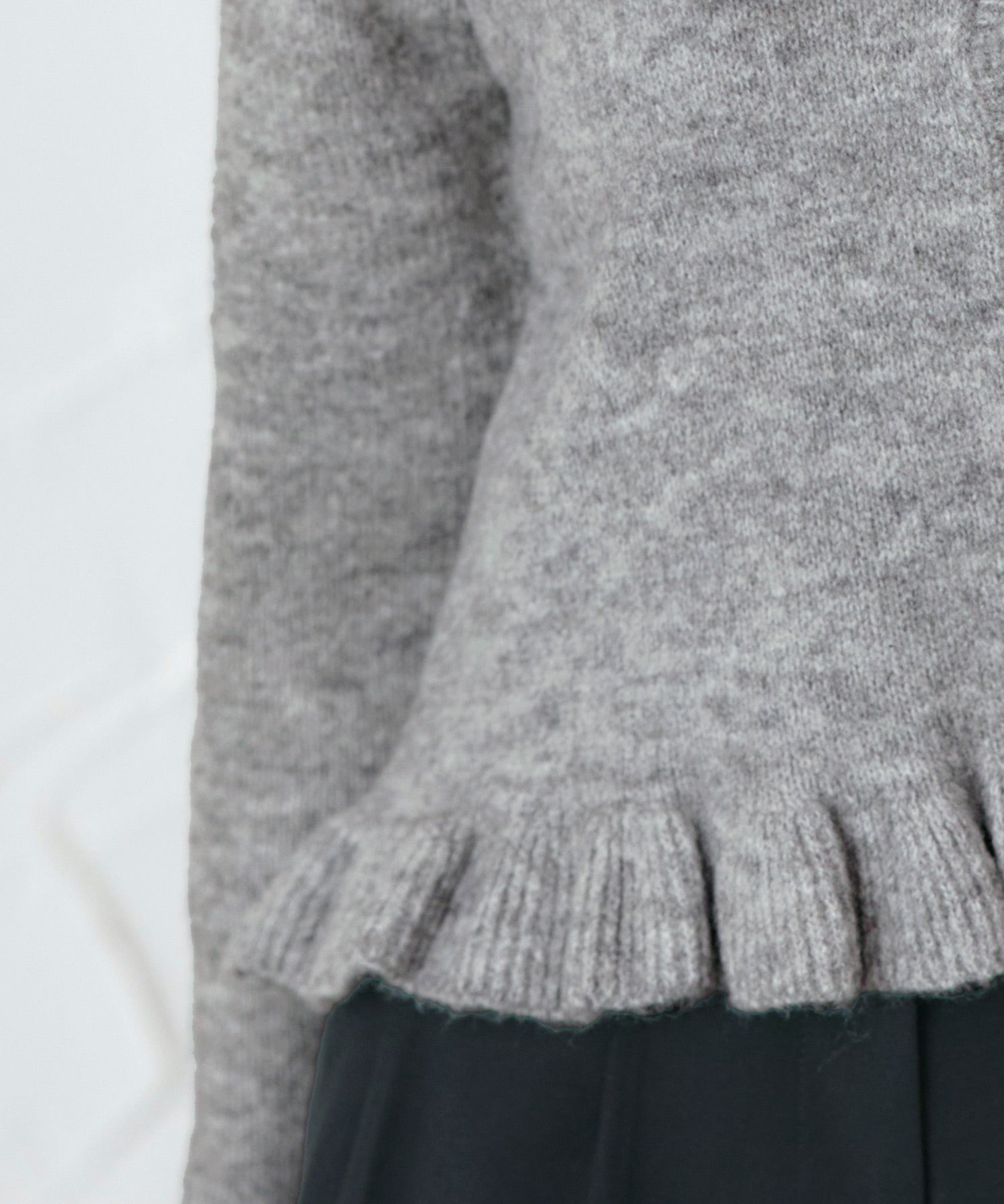 ルイルエブティック RUIRUE BOUTIQUE 洗える ストレッチ ｜ フリル クルーネック カーデ ｜ レディース ニットトップス オフィスカジュアル カーディガン トップス 長袖 セーター  （杢グレー） 杢グレー