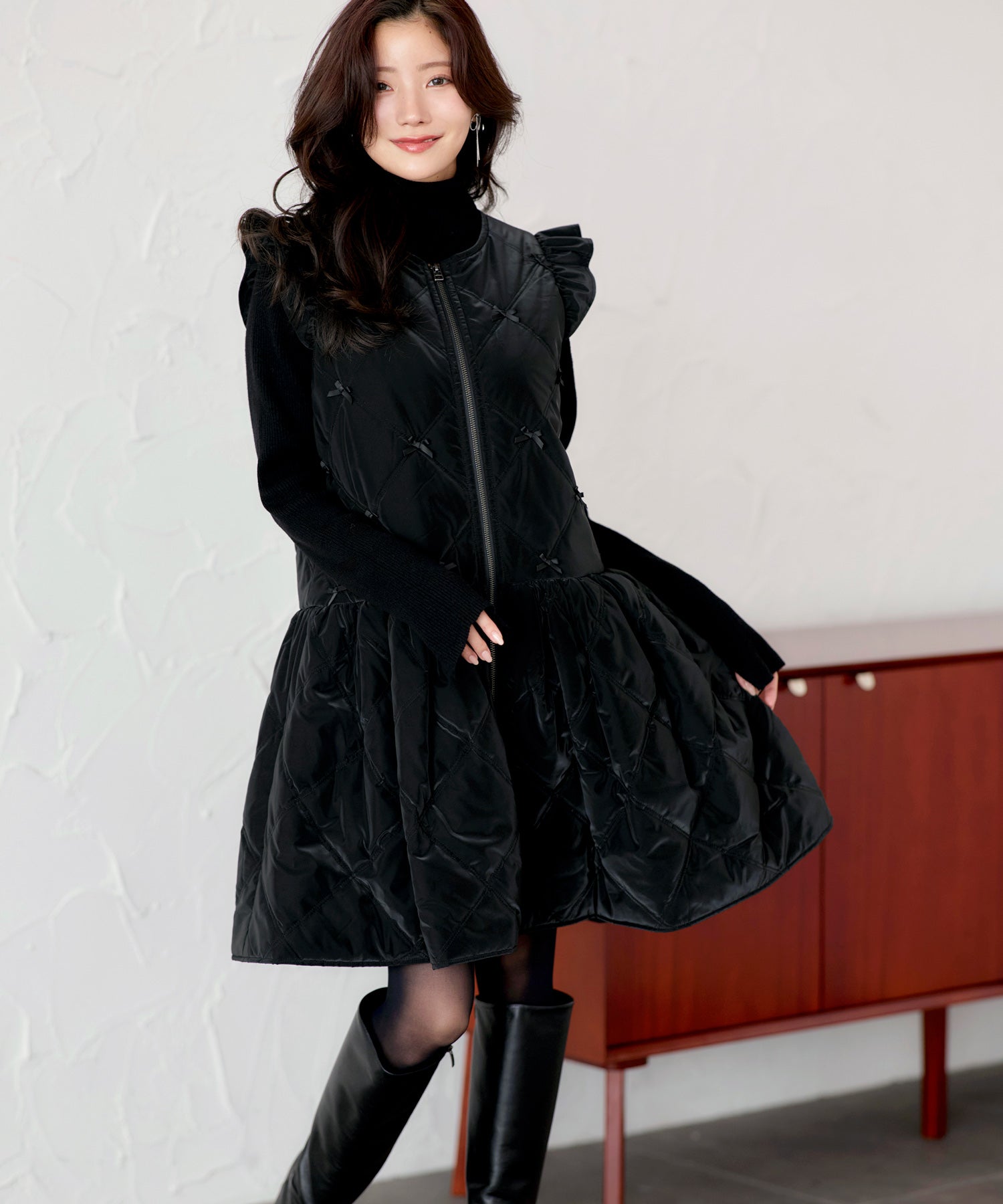 ルイルエブティック RUIRUE BOUTIQUE グロスタフタ×サーモ・アリーナ ｜ 洗える ｜ キルティング ジレ ワンピース ( パール / リボン ) ｜ アウター / コート / ジレ / キルティングコート （リボン/ブラック） リボン/ブラック