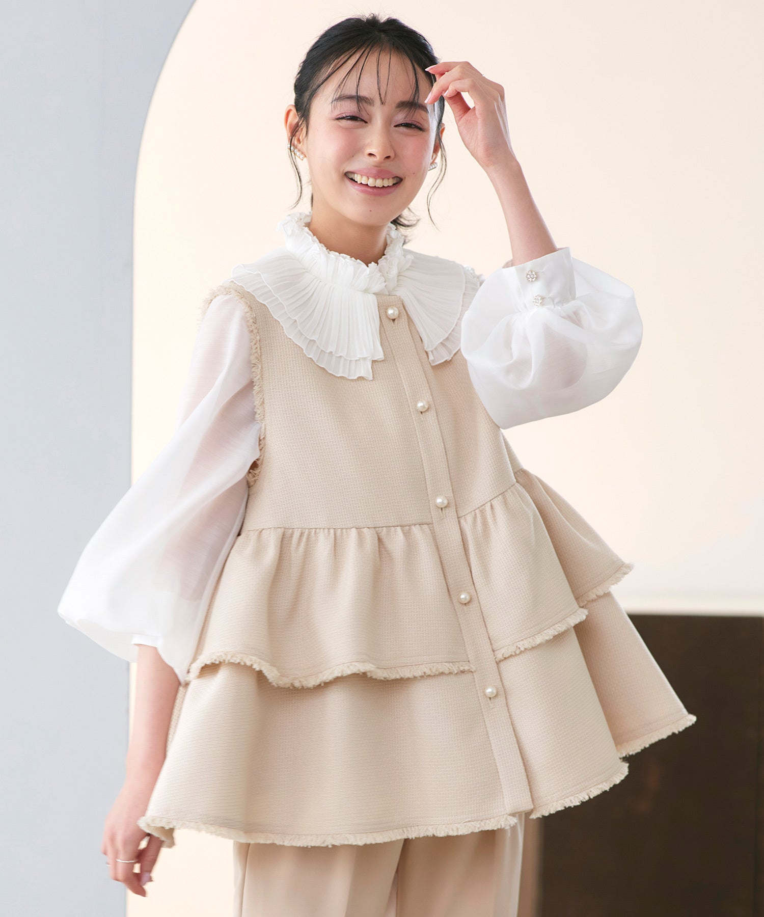 ルイルエブティック RUIRUE BOUTIQUE ストレッチ ｜ ツイード ティアード ペプラム ジレ ＆ テーパードパンツ ｜ セットアップ・オケージョンスーツ・セレモニースーツ・フォーマルスーツ・ママスーツ・パンツスーツ （ピンクベージュ） ピンクベージュ