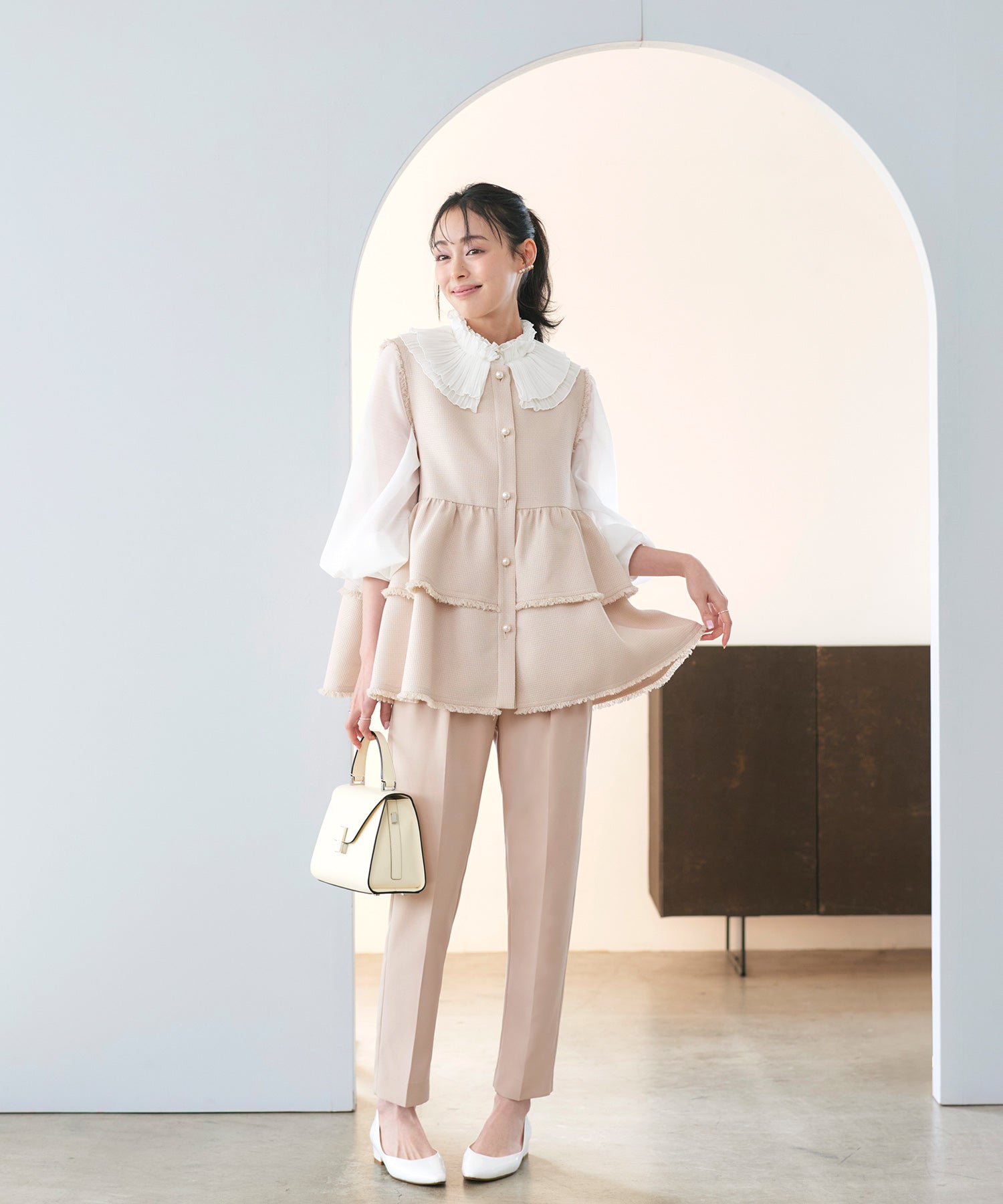 ルイルエブティック RUIRUE BOUTIQUE ストレッチ ｜ ツイード ティアード ペプラム ジレ ＆ テーパードパンツ ｜ セットアップ・オケージョンスーツ・セレモニースーツ・フォーマルスーツ・ママスーツ・パンツスーツ （ピンクベージュ） ピンクベージュ