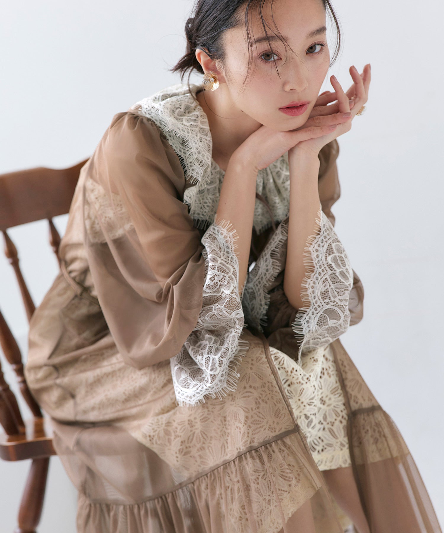 オケージョン 結婚式ドレス ｜ ベルト付き シアーチュール ガウン × レースキャミ 3点セット ドレス ｜ ワンピース・パーティードレス・オケージョンドレス・お呼ばれドレス （ベージュ） ベージュ