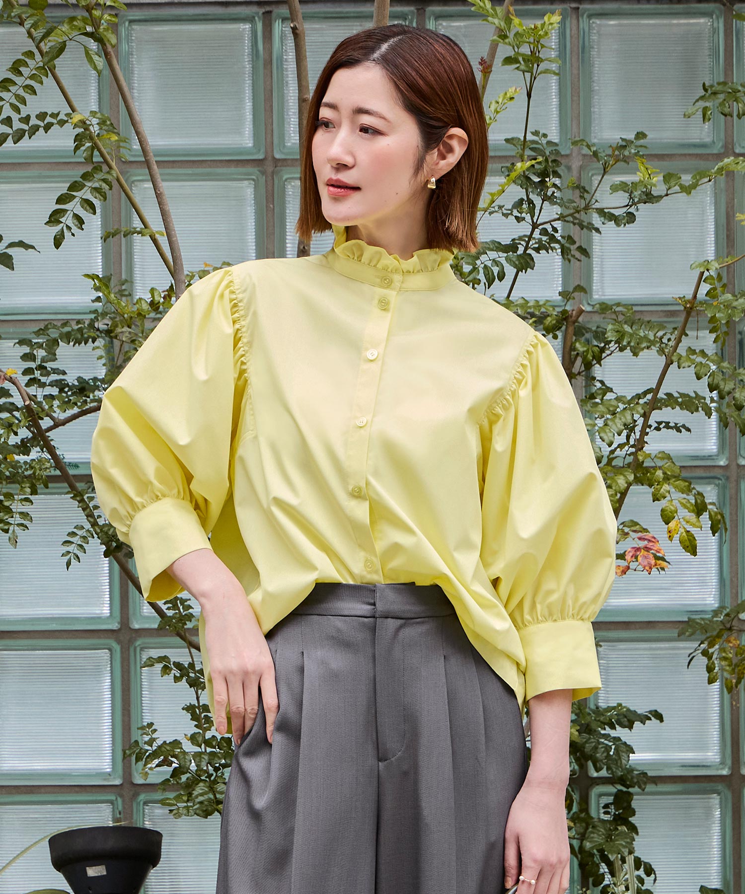 ルイルエブティック RUIRUE BOUTIQUE 洗える ｜ フリル スタンドカラー ・ オーバーブラウス ｜ トップス・ブラウス・シャツ・半袖ブラウス・きれいめブラウス・オフィスカジュアルブラウス・フリルブラウス （イエロー） イエロー