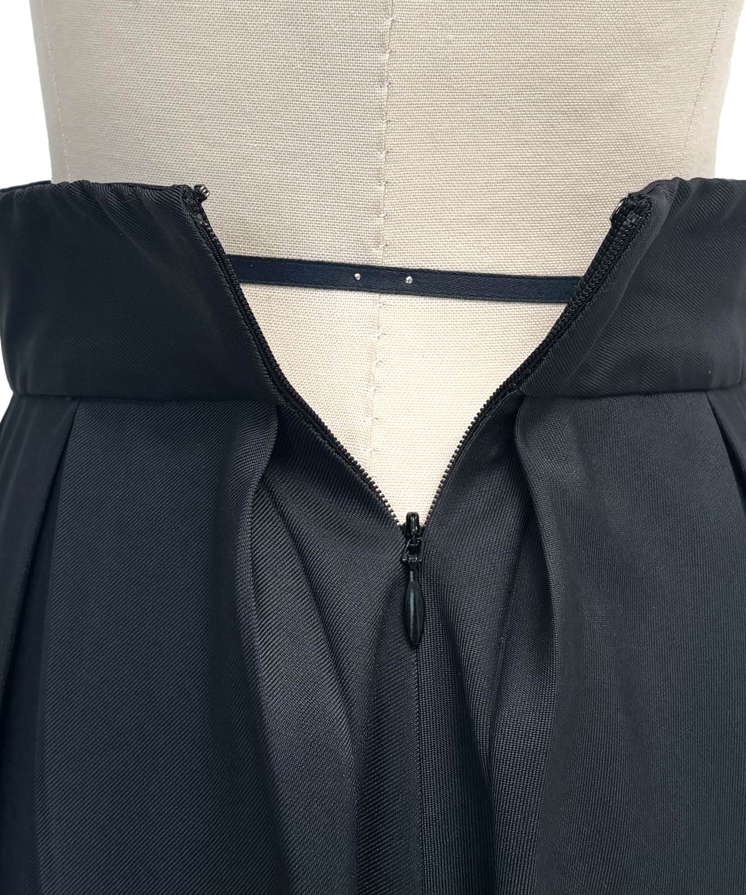 ルイルエブティック RUIRUE BOUTIQUE 洗える ストレッチ ｜ アシンメトリー ジレ ＆ ボックス プリーツスカート セットアップ ｜ 夏ワンピース・夏セットアップ・スカートセットアップ・ロングスカート （ネイビー） ネイビー
