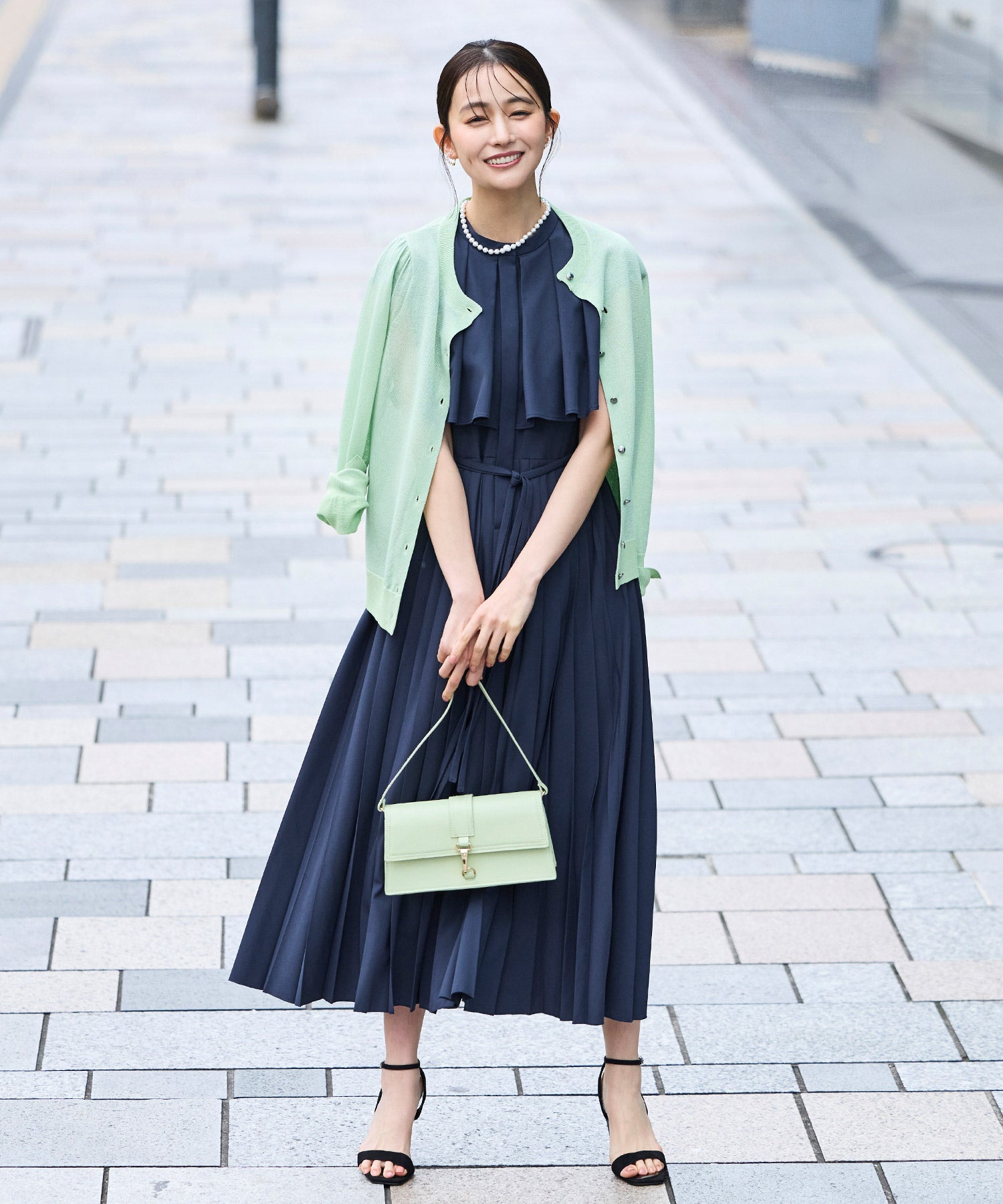 ルイルエブティック RUIRUE BOUTIQUE 洗える ストレッチ ｜ ケープ × プリーツ スタイルアップ ワンピース ｜ ワンピース・夏ワンピース・ロングワンピース・リゾートワンピース・プリーツスカート・Aラインスカート （ネイビー） ネイビー