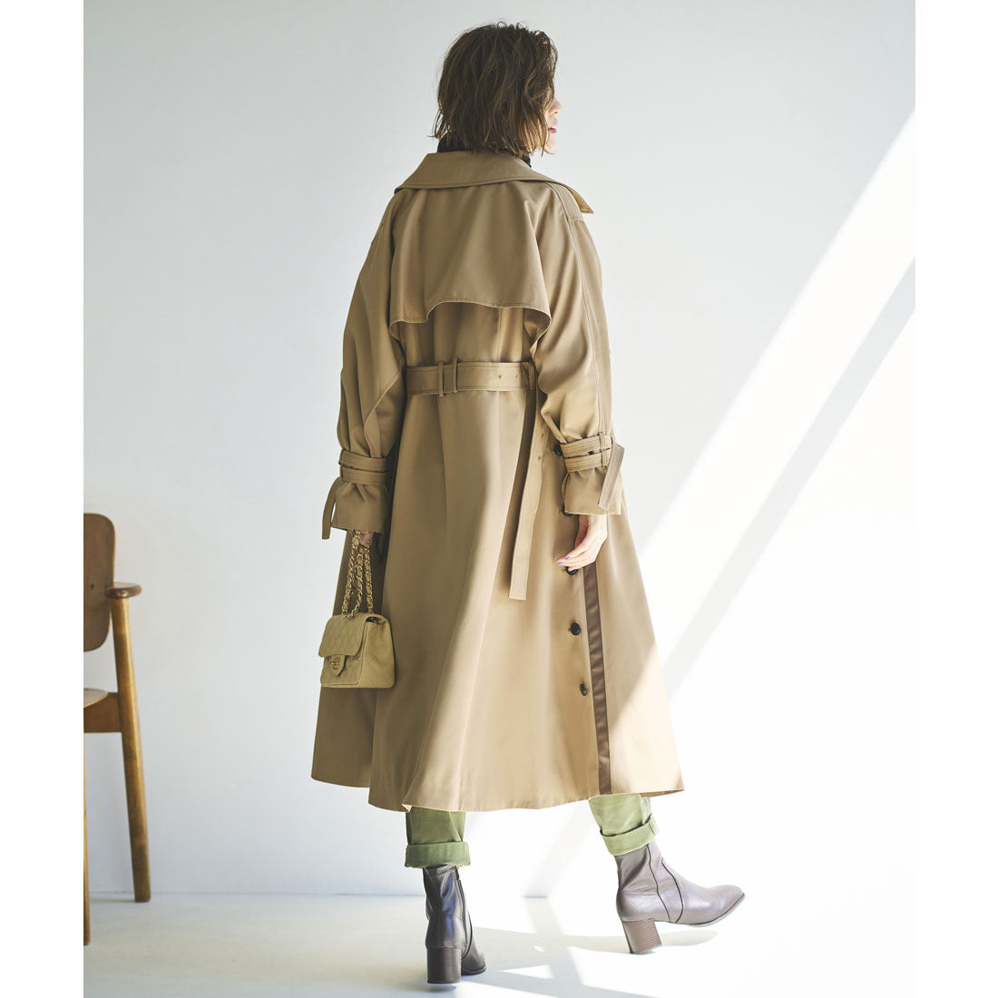 ルイルエブティック RUIRUE BOUTIQUE サイドラインロングトレンチコート ｜ レディース アウター ボリュームスリーブ 羽織 フード 体型カバー 保温 暖かい 軽量 ライトアウター （ベージュ） ベージュ
