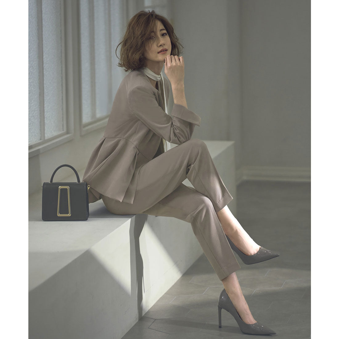 ルイルエブティック RUIRUE BOUTIQUE 【洗える】【3点セット】ノーカラーウエストタックペプラムパンツスーツ 消臭・抗菌 手洗い ウォッシャブル 卒園式 卒業式 入園式 入学式 七五三 スタイリッシュ セットアップ （ベージュ） ベージュ