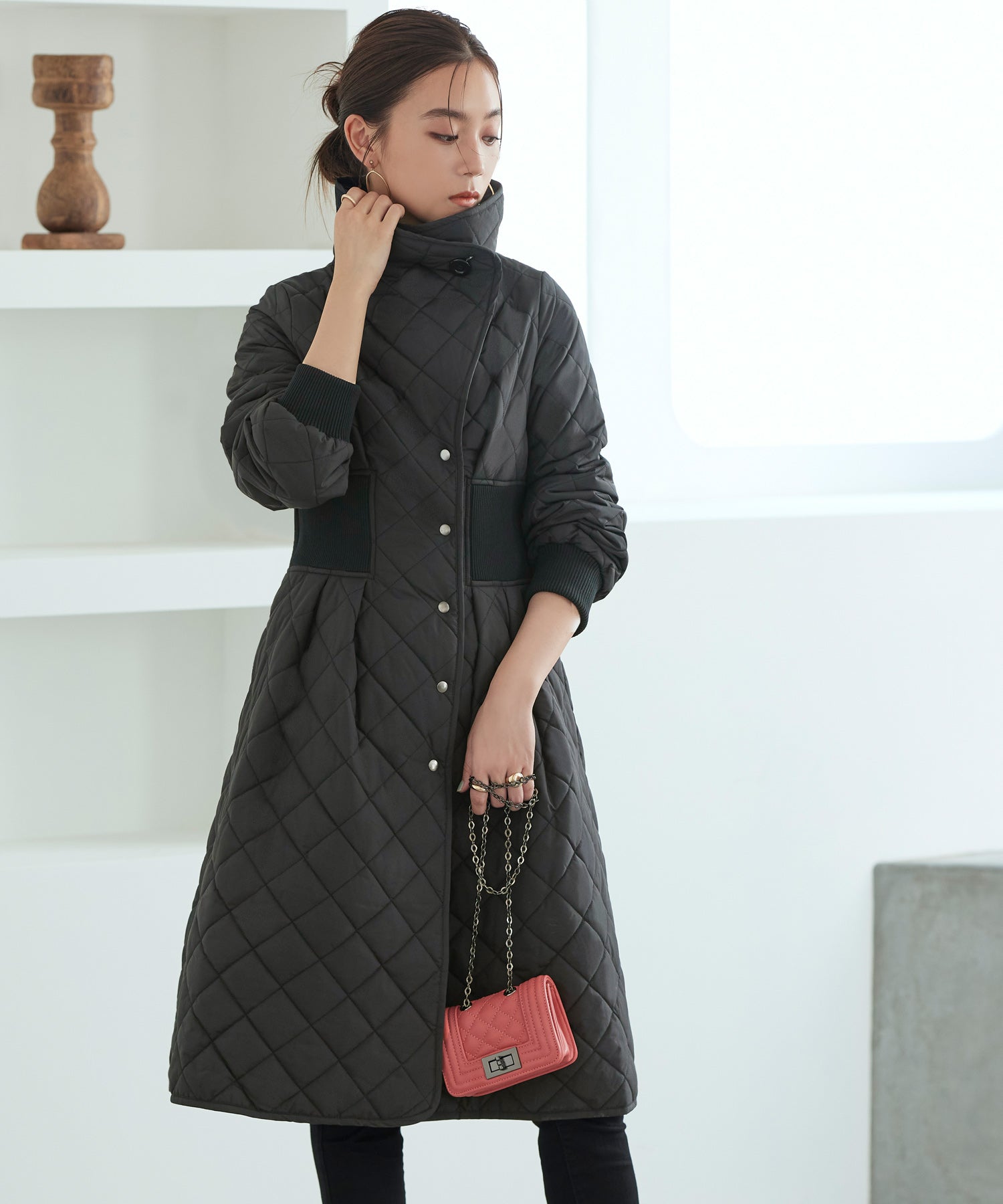 ルイルエブティック RUIRUE BOUTIQUE ライトサーモキルティングサイドリブコート ｜ レディース アウター 羽織 体型カバー 保温 暖かい 軽量 ロングコート ミドルコート フード ライトサーモ ダウン風コート 中綿 ダイヤキルト キルティング （ブラック） ブラック