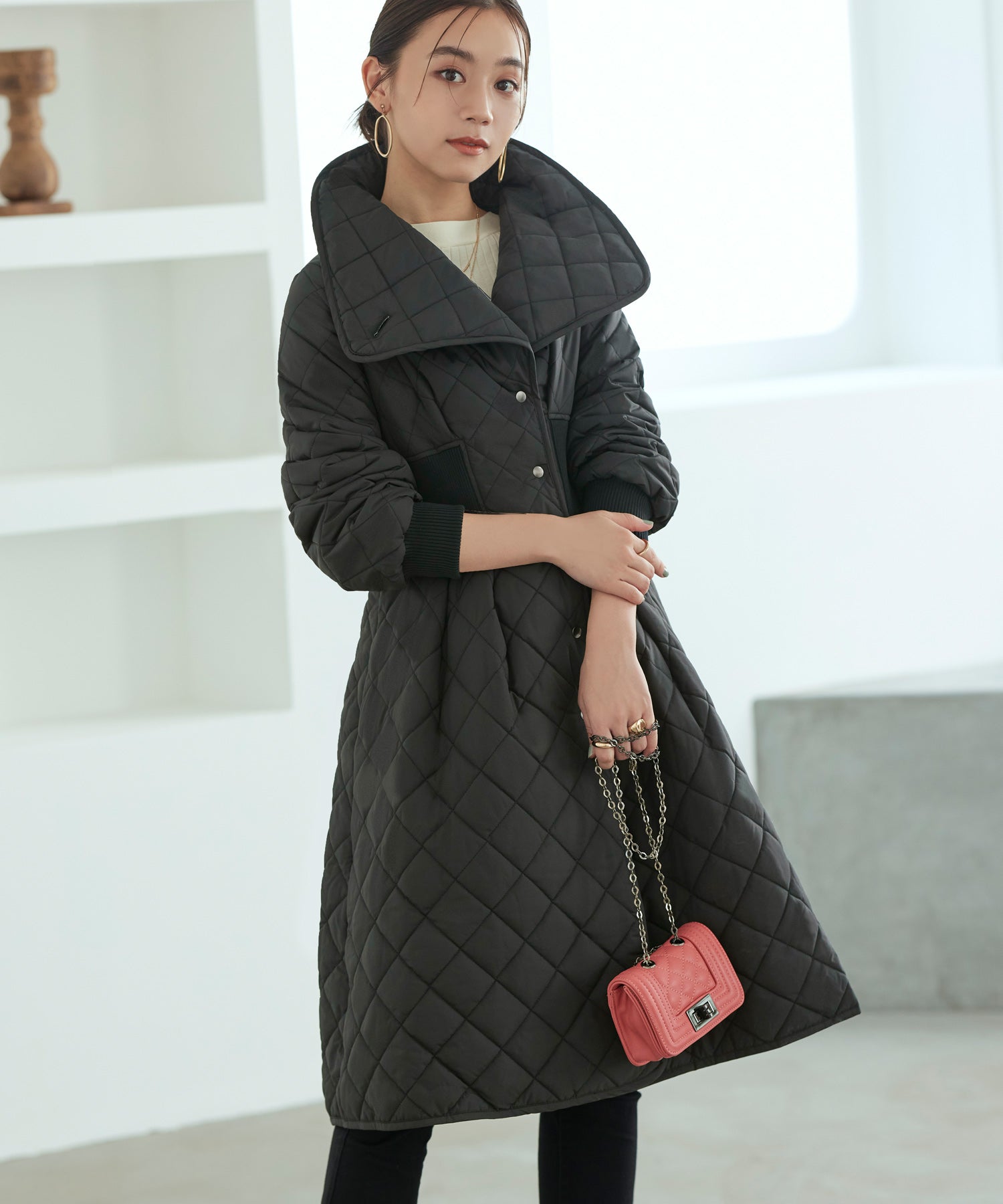 ルイルエブティック RUIRUE BOUTIQUE ライトサーモキルティングサイドリブコート ｜ レディース アウター 羽織 体型カバー 保温 暖かい 軽量 ロングコート ミドルコート フード ライトサーモ ダウン風コート 中綿 ダイヤキルト キルティング （ブラック） ブラック